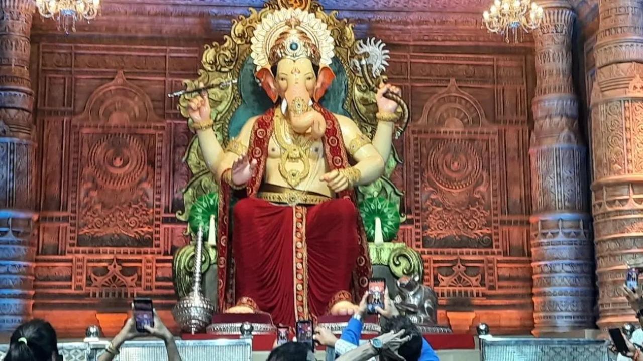 Ganesh Chaturthi 2022: Mumbai's beloved Lalbaugcha Raja gets Rs 36 lakh cash, USD, gold and silver