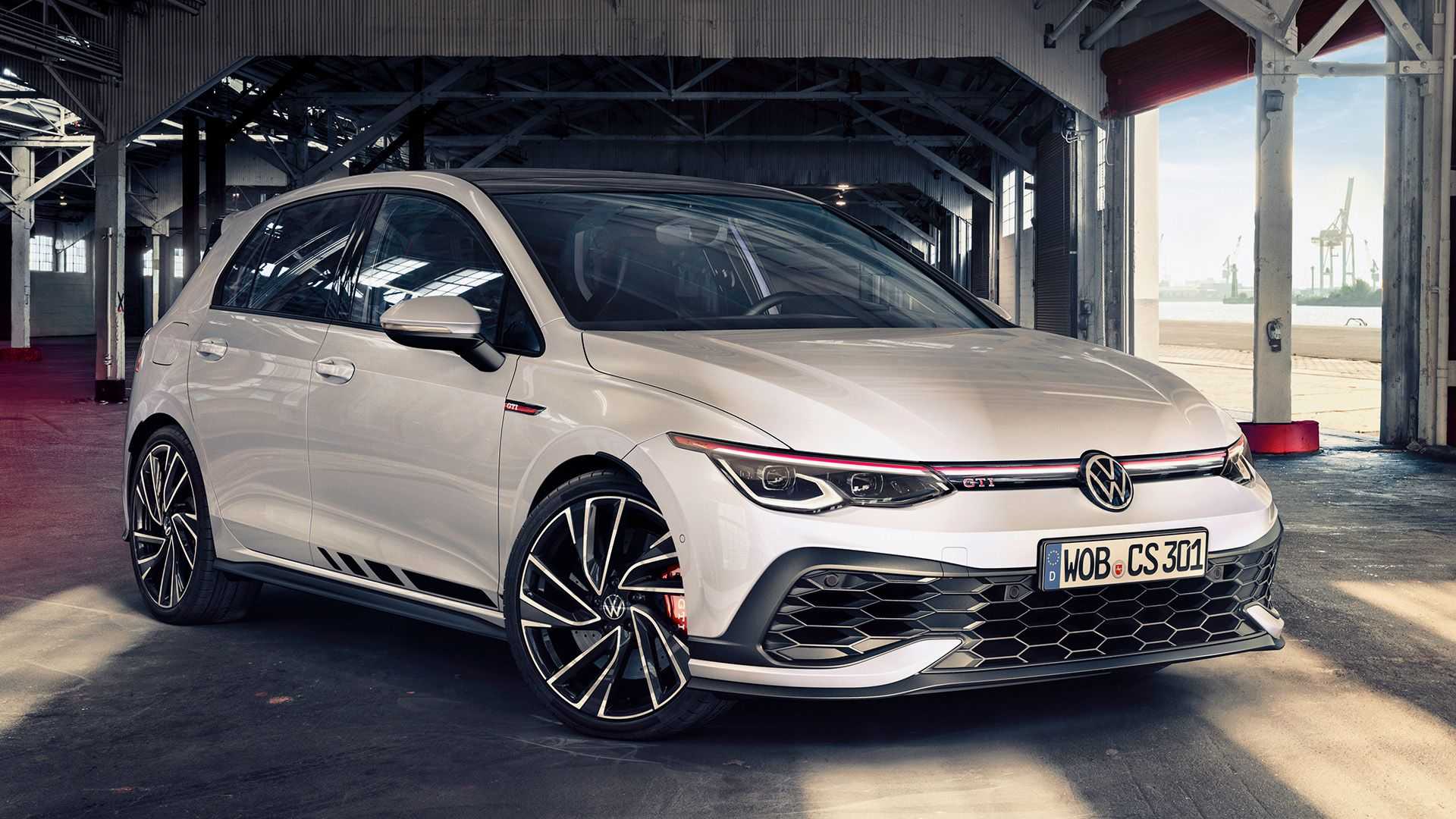 VW Golf GTI Clubsport Revealed With Nearly 300 HP, Still FWD