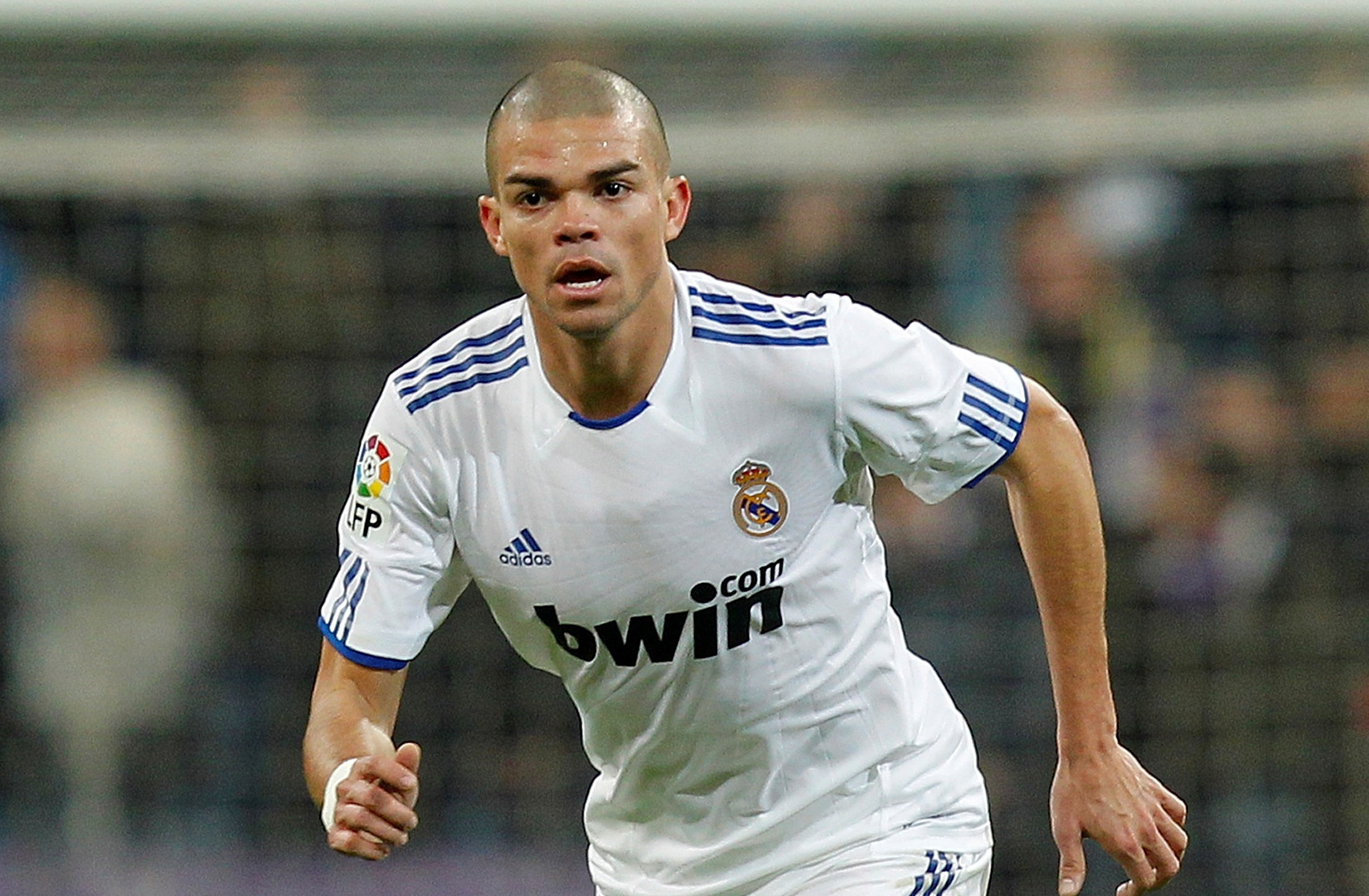 Wallpaper The Player Of Real Madrid Pepe On The Field On Desktop.com Wallpaper, Picture, Image!