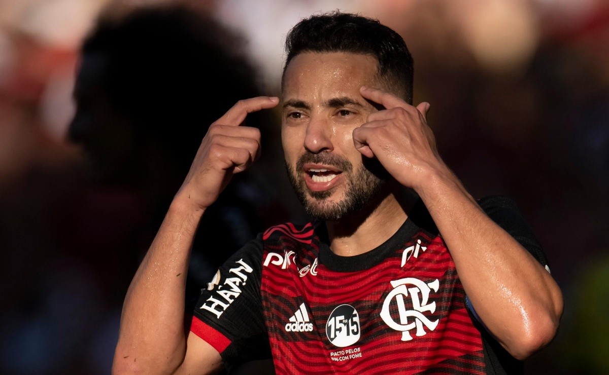 Foi sincero e direto; Everton Ribeiro manda a real do que pensa sobre Vítor Pereira no Flamengo
