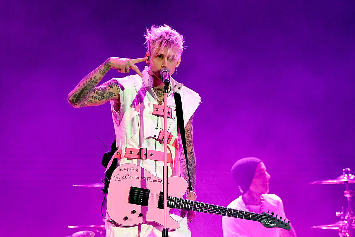 Machine Gun Kelly Reveals Details for 'Mainstream Sellout' Album