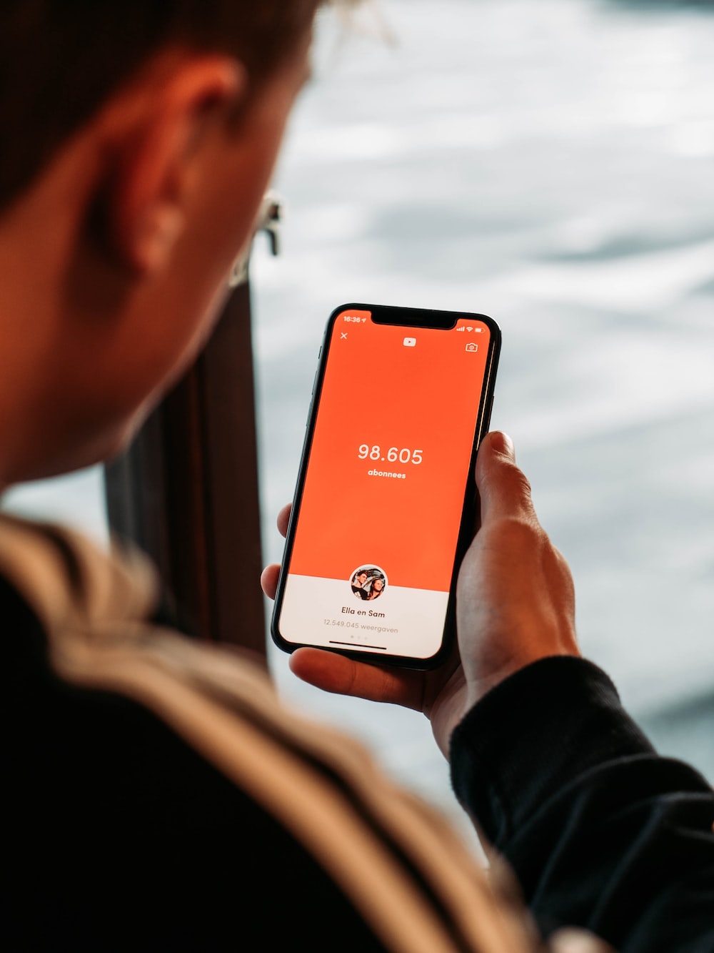 Hand Holding Phone Picture [HD]. Download Free Image