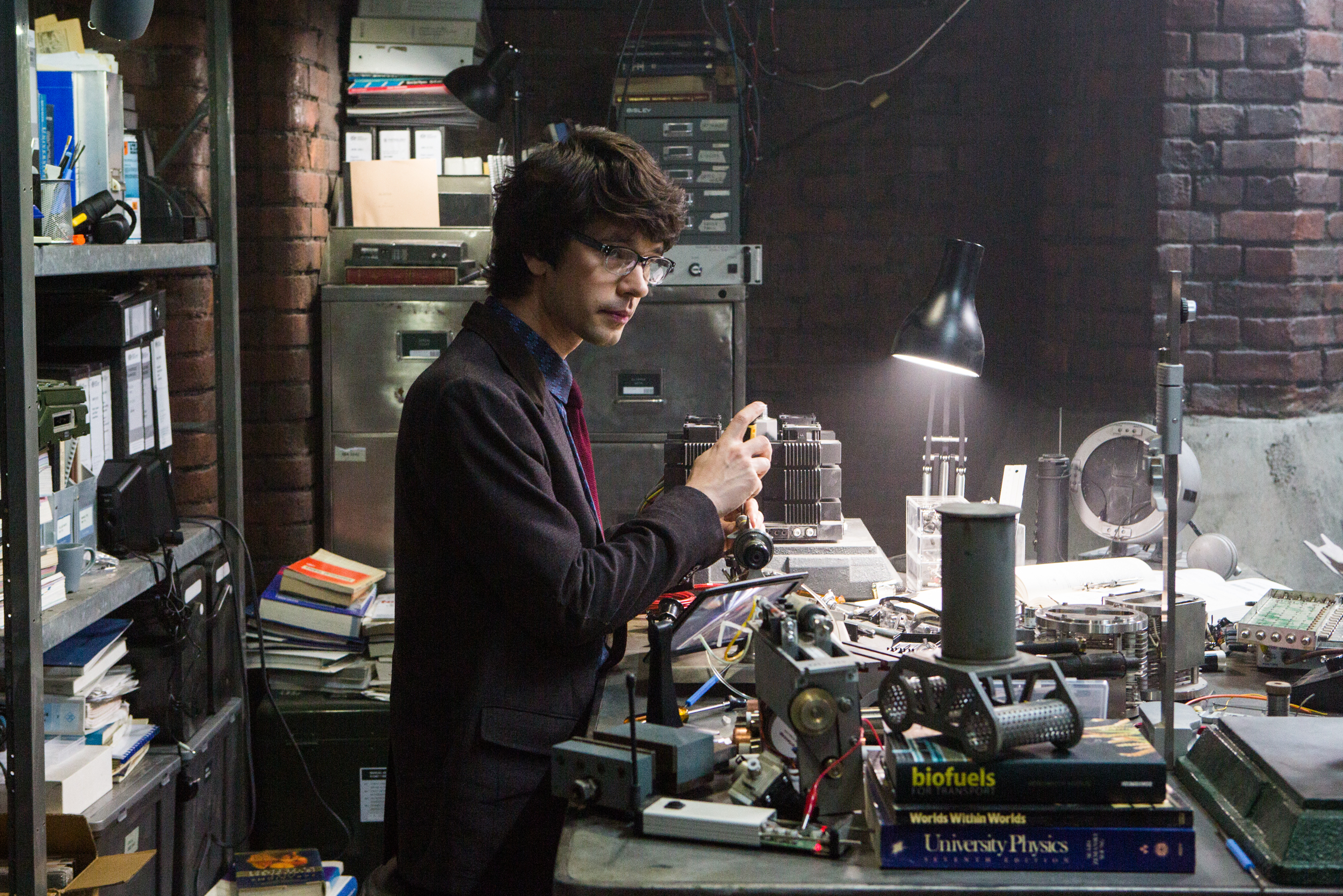 2500x1667 Ben Whishaw Gallery HD Wallpaper