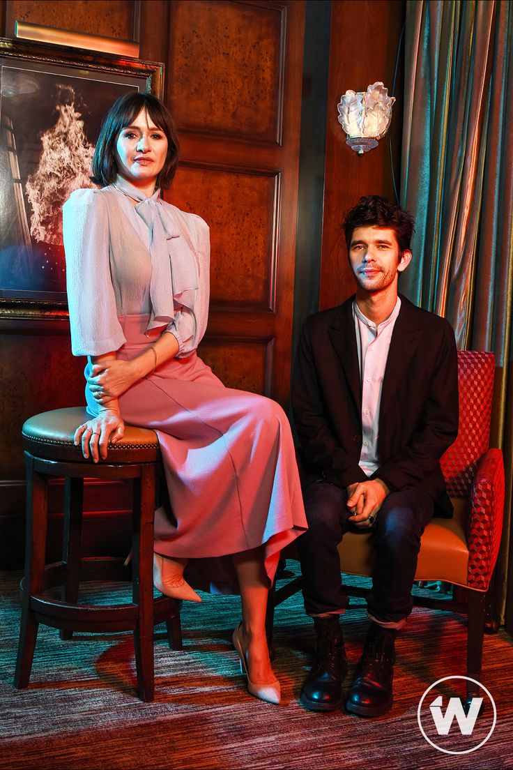 Ben Whishaw #TheWrap M.weibo.cn Detail 4326158407139481. Emily Mortimer, Ben Whishaw, Lin Manuel Miranda