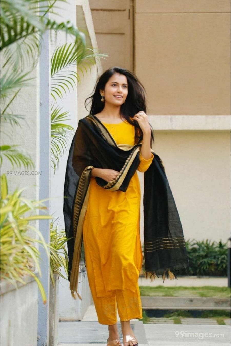 Bunny Vox Latest Hot HD Photo / Wallpaper (1080p) (Instagram / Facebook)