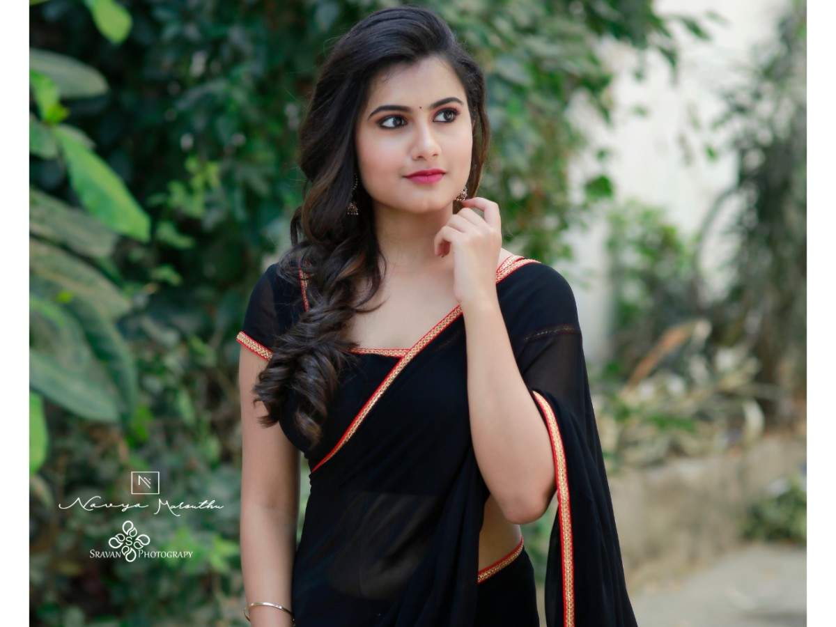 Varshinne aka Bunny Vox is set to make her debut with a social drama titled Vidyarthi. Telugu Movie News of India
