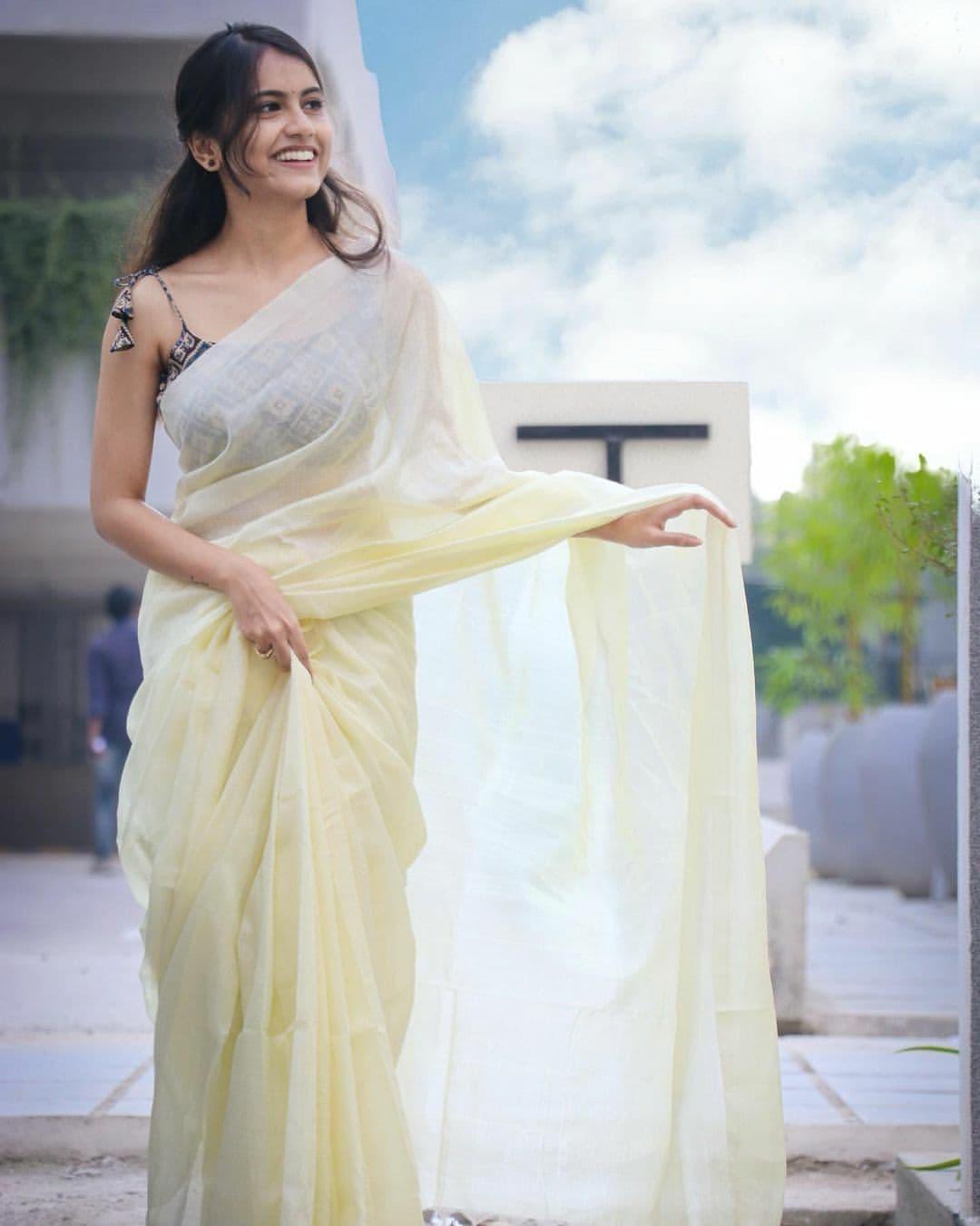 South Indian actress Varshinne Bunny Vox latest hot photo in saree. Varshinne Bunny Vox exclusive hot and spicy photo Photo: HD Image, Picture, Stills, First Look Posters of South Indian actress Varshinne