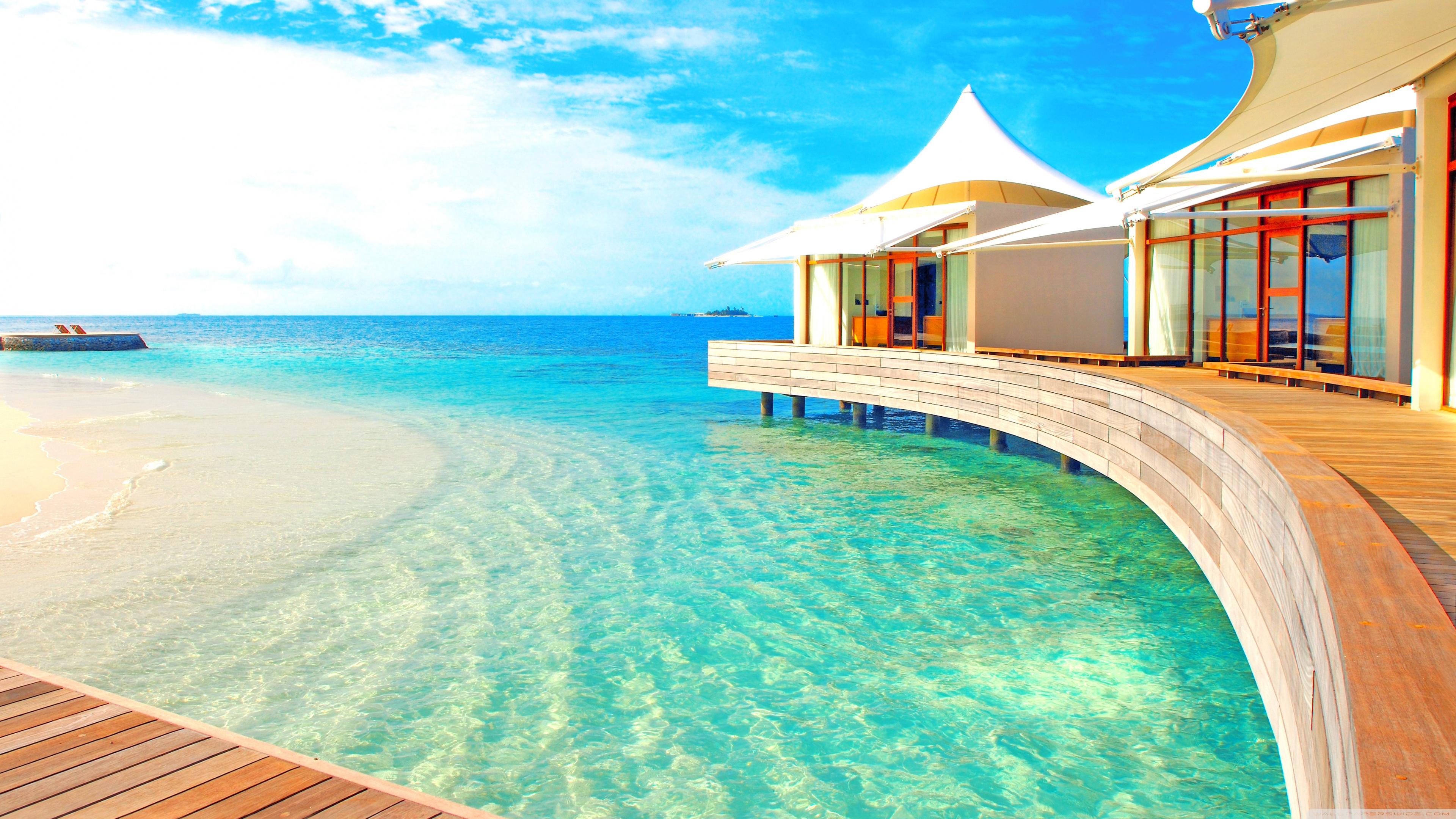 Luxury Water Bungalows Ultra HD Desktop Background Wallpaper for 4K UHD TV, Multi Display, Dual Monitor, Tablet