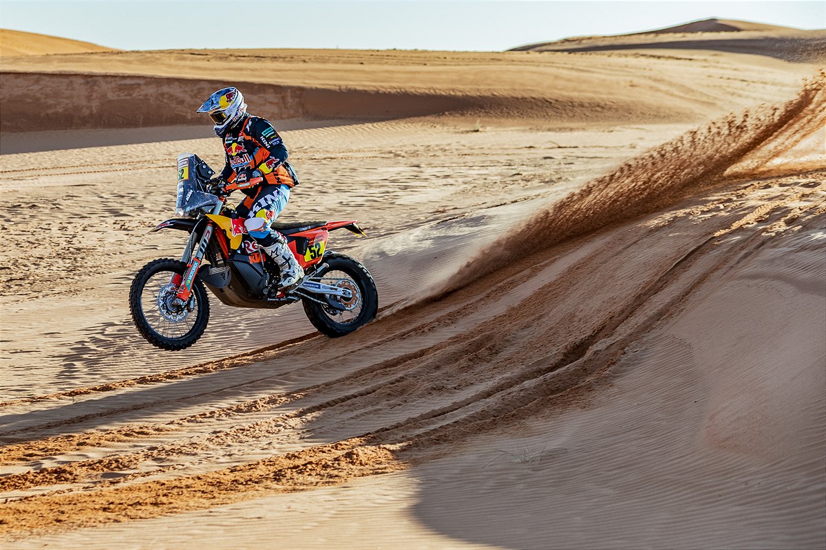 SOLID STAGE FIVE FOR RED BULL KTM AT DAKAR '23 PRESS CENTER