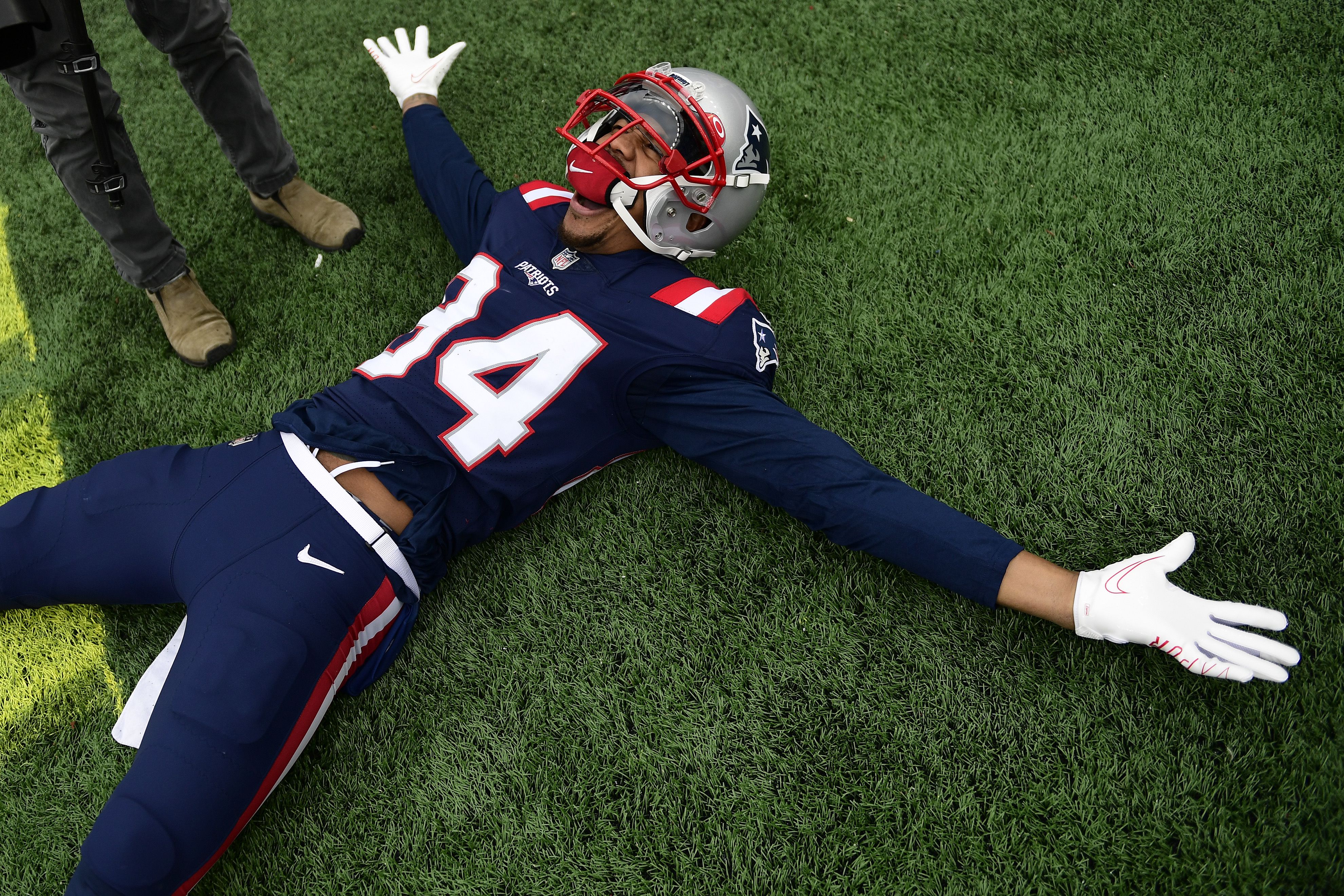 Patriots Kendrick Bourne learns lesson about spin moves: 'Hardest I've ever been hit'