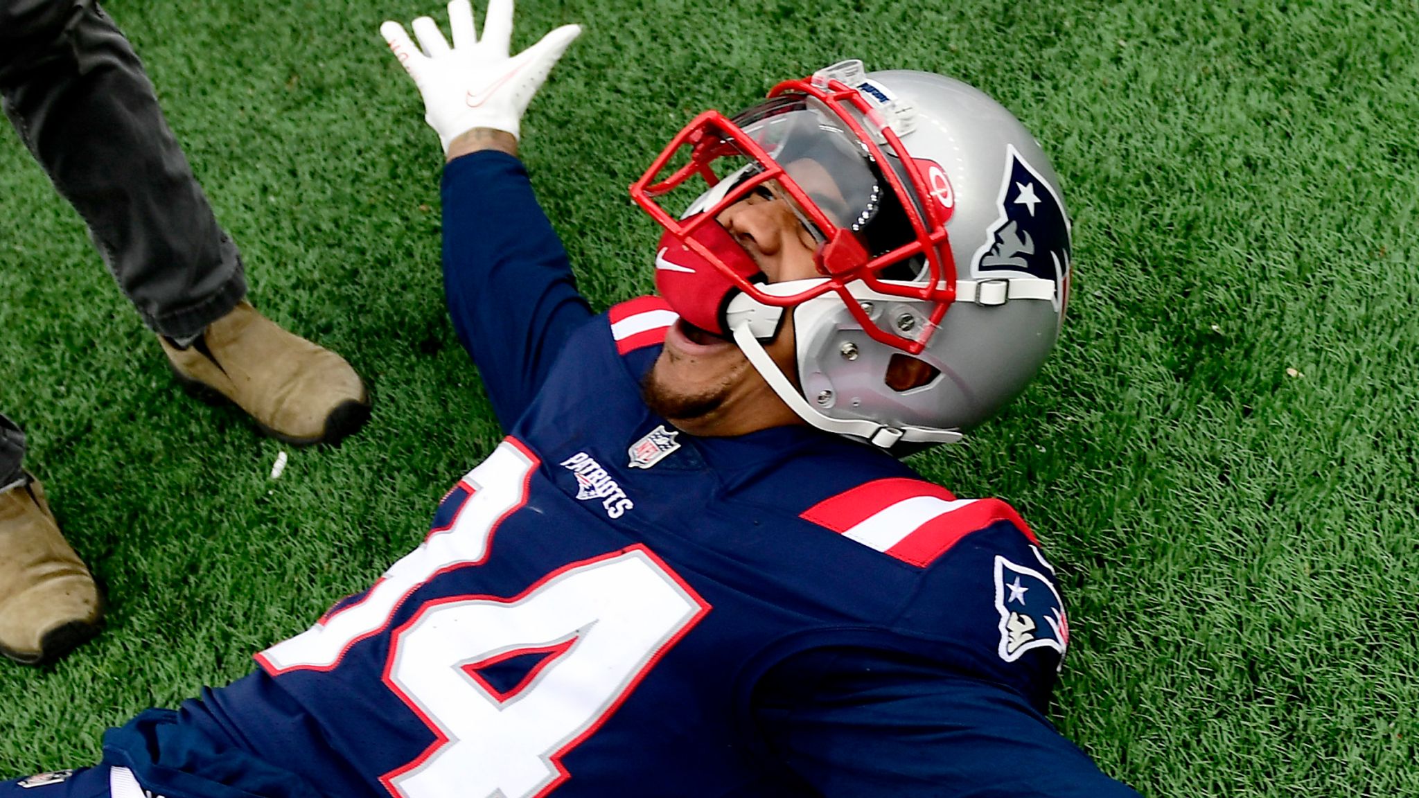 Tennessee Titans 13 36 New England Patriots: Mac Jones Shines And Kendrick Bourne Scores Two TDs As Patriots Cruise Past Titans