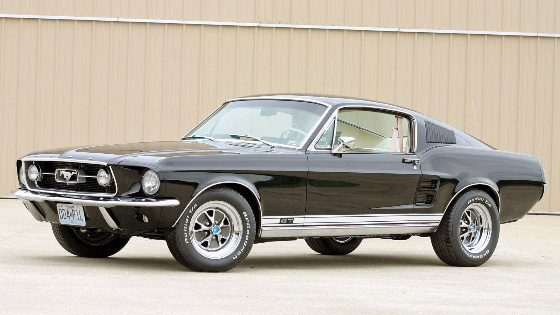 Download 1960s Style Ford Mustang HD Wallpaper