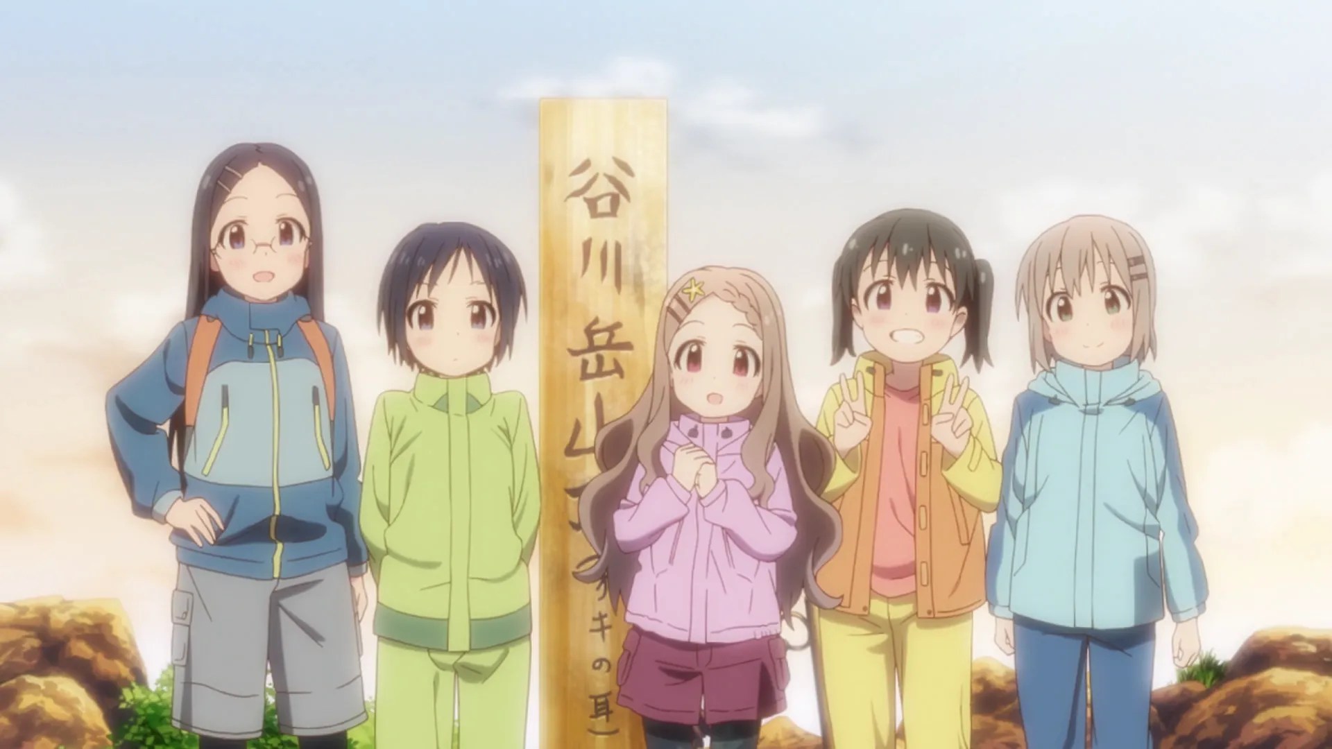 Review Encouragement of Climb S1 and S2. Anime B&B