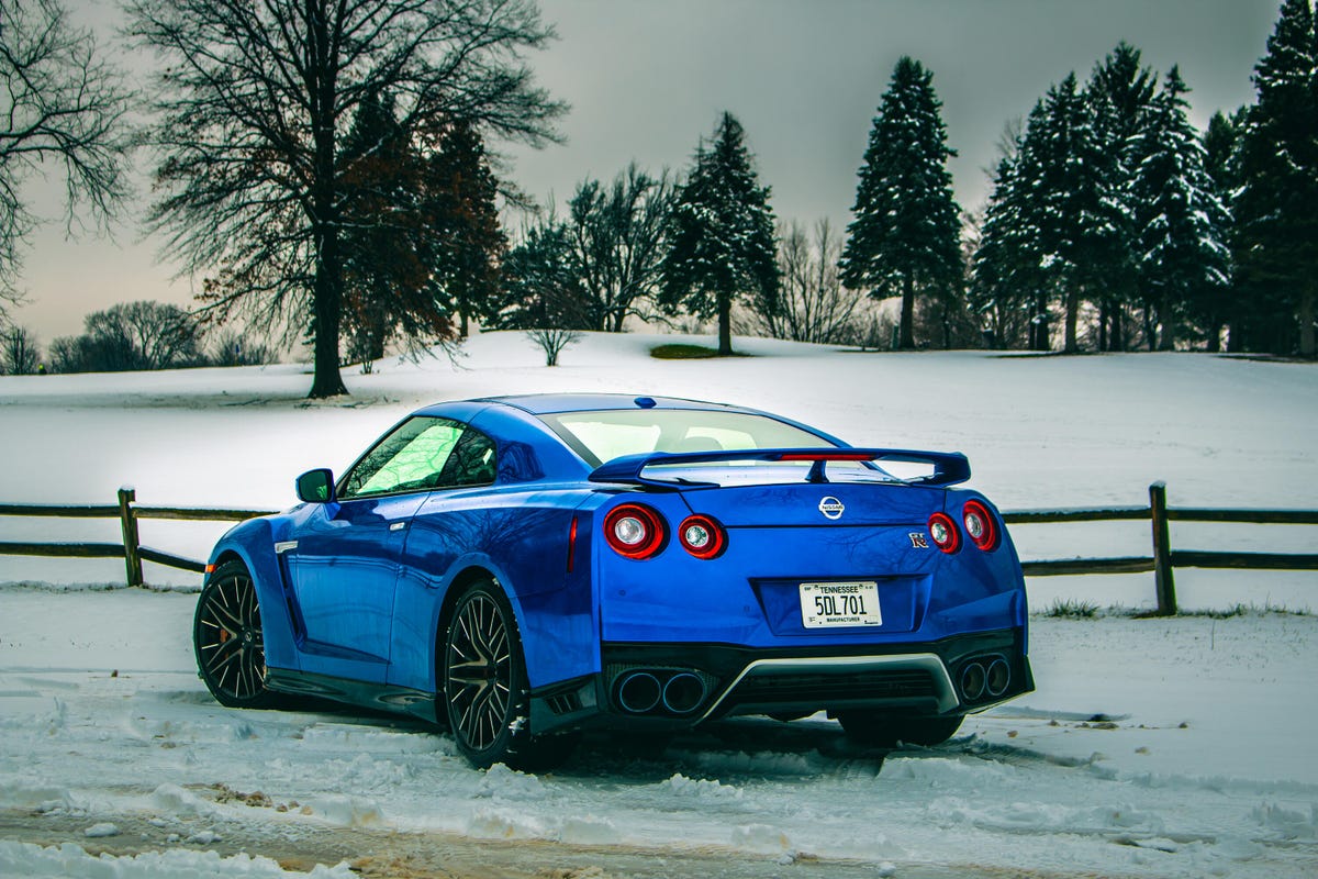 Nissan GT R Loves To Play In The Snow