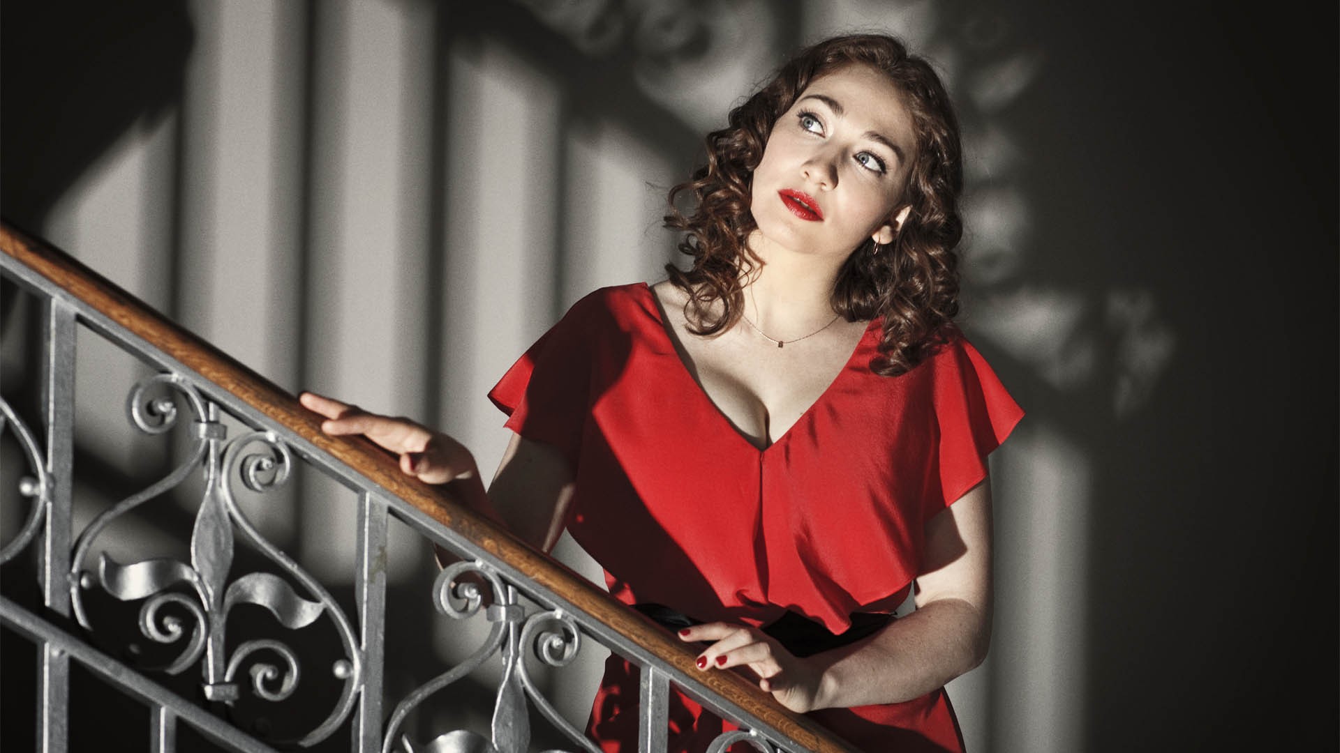 Wallpaper, women, model, blue eyes, brunette, music, musician, fashion, Person, Regina Spektor, guitarist, singing, performance, stage, photo shoot, singer songwriter 1920x1080