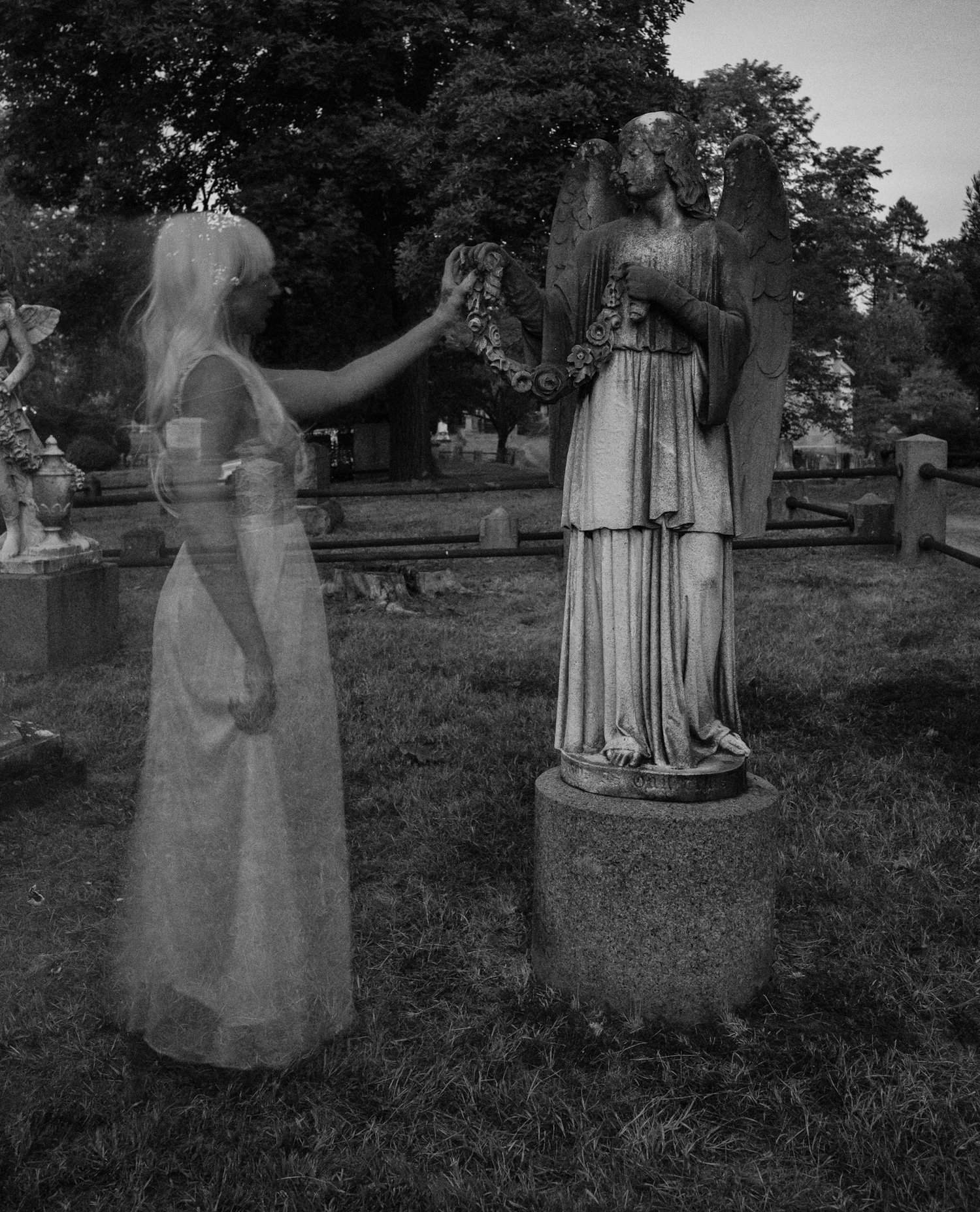 Photographing Phantoms: How to Capture Ghosts and Spirits in Night Image