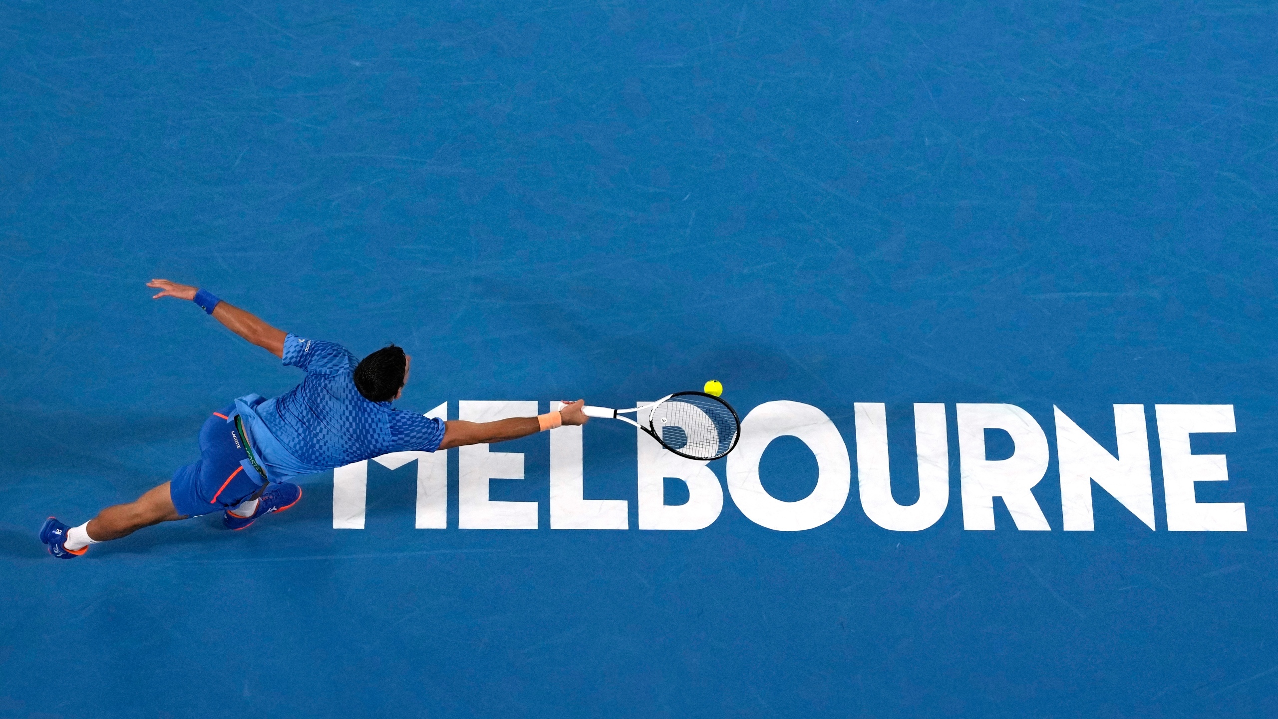 Novak Djokovic gets warm Australian Open welcome, then wins