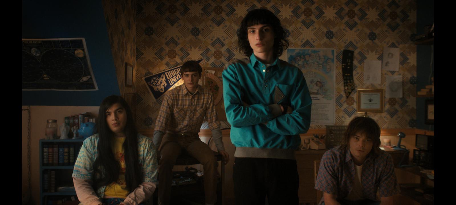 So I know everyone is theorising that the Cali gang go to Suzie's but I havent heard anyone talk about the wallpaper. The same exact pattern!