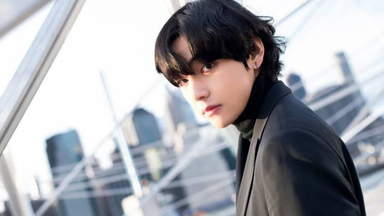 Here Are 5 Picture That Show Kim Taehyung Is Wallpaper Worthy