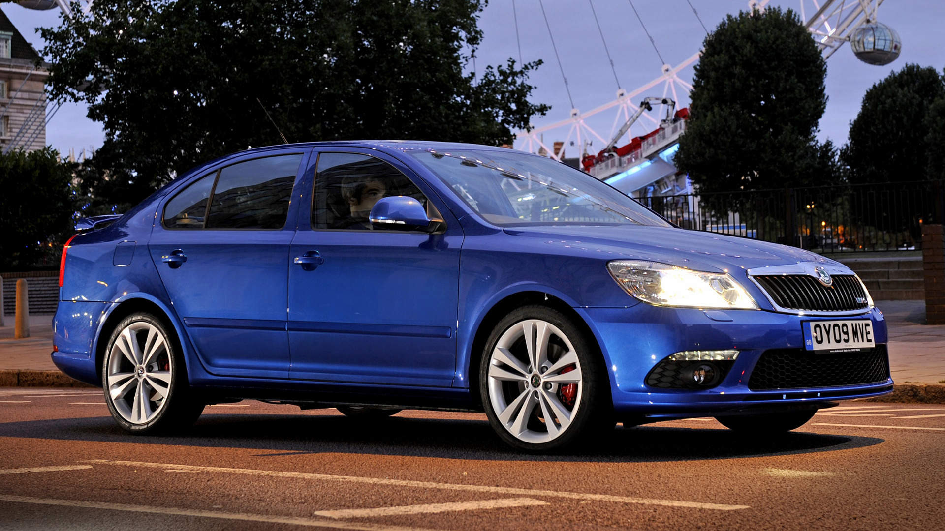 Skoda Octavia vRS (UK) and HD Image