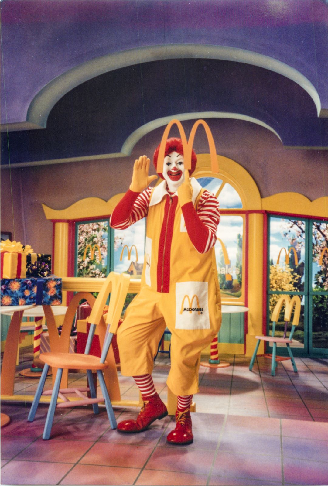 Ronald McDonald is about to decorate McDonald's to celebrate “GRIMACE'S BIRTHDAY” in McDonaldland. Party. Gift. Ronald mcdonald, Mcdonalds, Funny iphone wallpaper