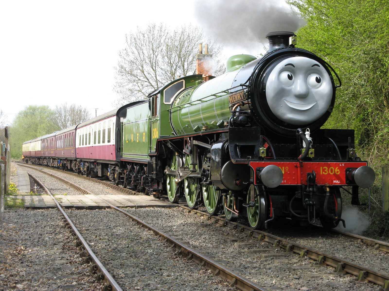 Sam's World: Thomas At Shackerstone Day 1: Crewing Henry The Green Engine
