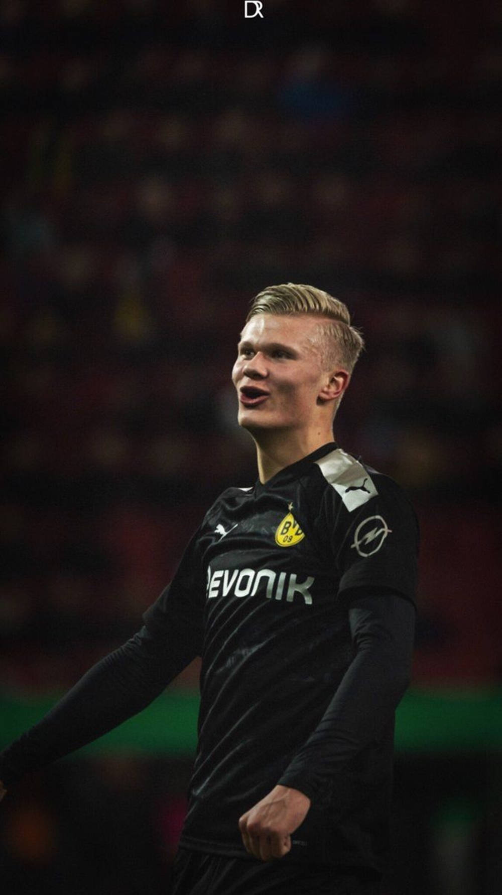 Download Striker BVB Haaland Wallpaper