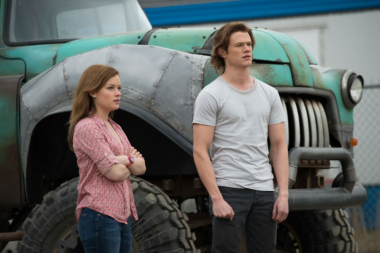 Explore 50 Monster Trucks Movie Stills