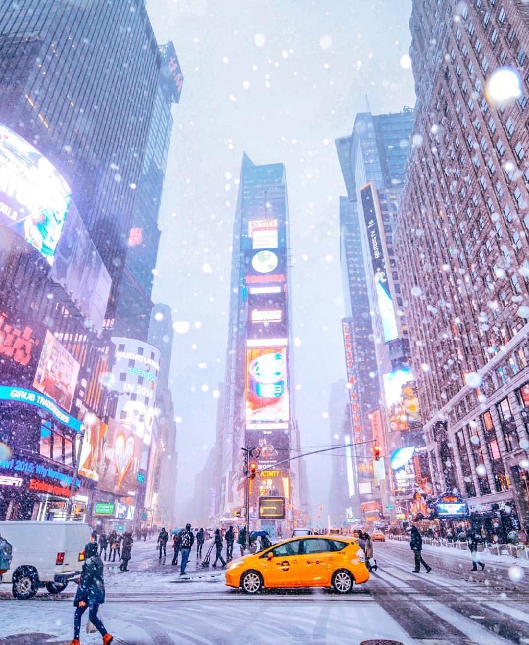 NEW YORK AT CHRISTMAS. New york snow, New york wallpaper, Nyc times square