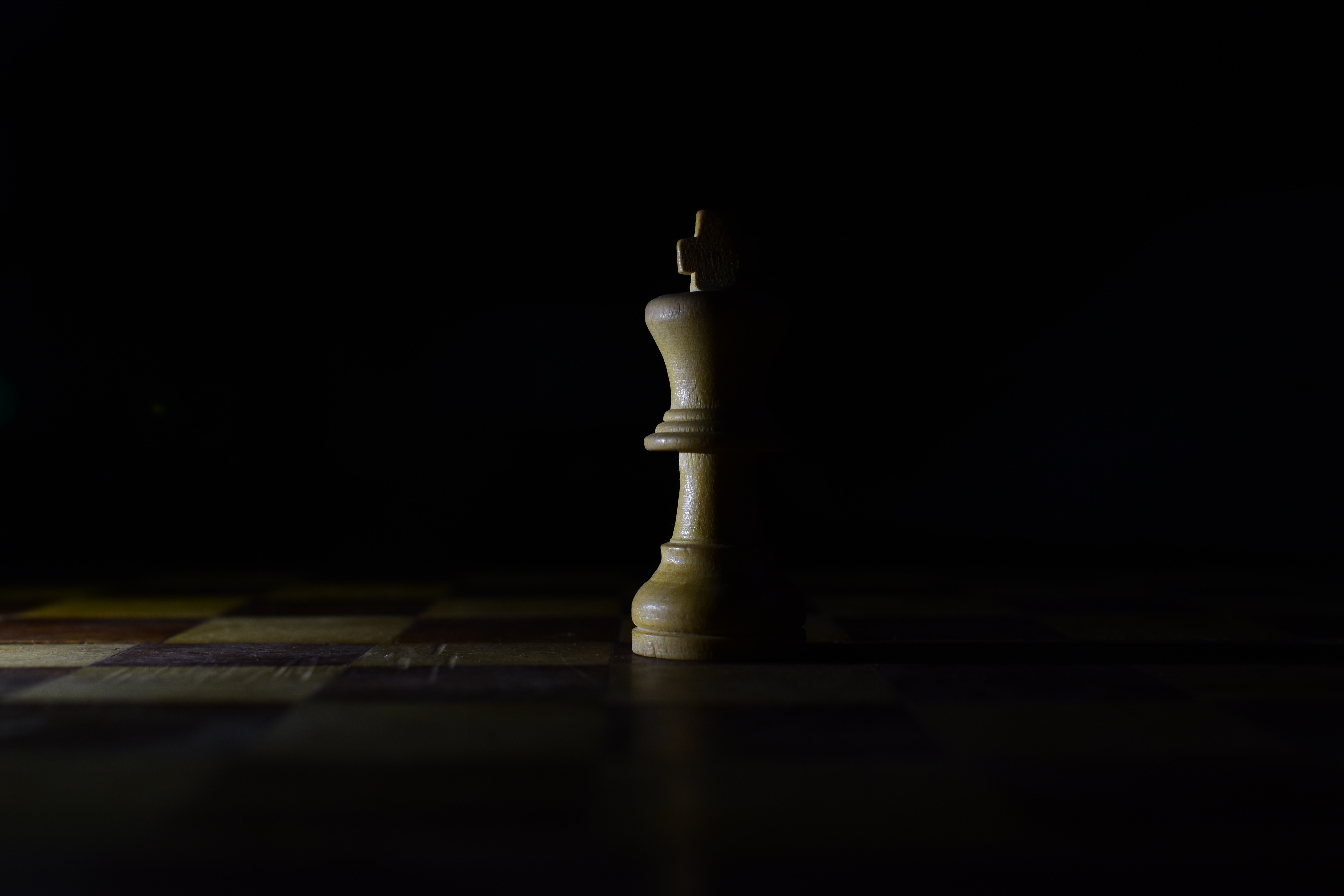 Playing Chess Ultra HD Desktop Background Wallpaper for 4K UHD TV :  Widescreen & UltraWide Desktop & Laptop : Multi Display, Dual Monitor :  Tablet : Smartphone