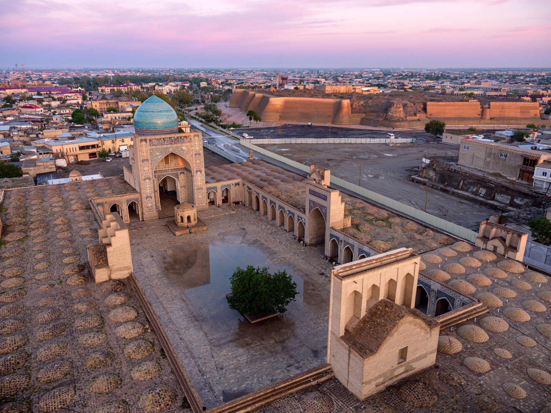 Bukhara, Uzbekistan. Travel Guide for Tourists, Travelers. Interesting Popular Places, Sightseeing, Travel Sights, Tourism Attractions for Recreation, Entertainment in Bukhara. View photo, videos, map, reviews and travel tips about