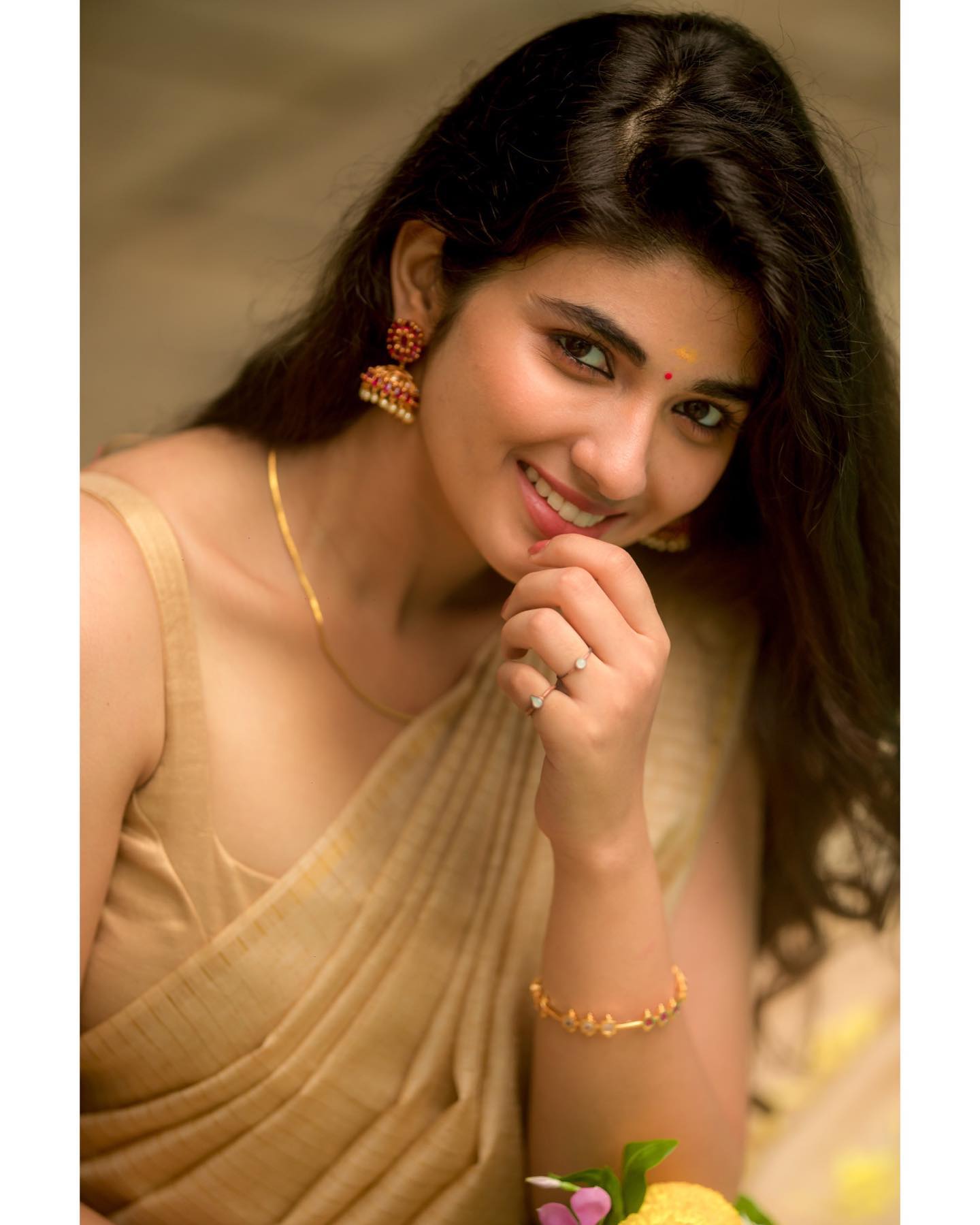 Pragya Nagra Phone Wallpaper