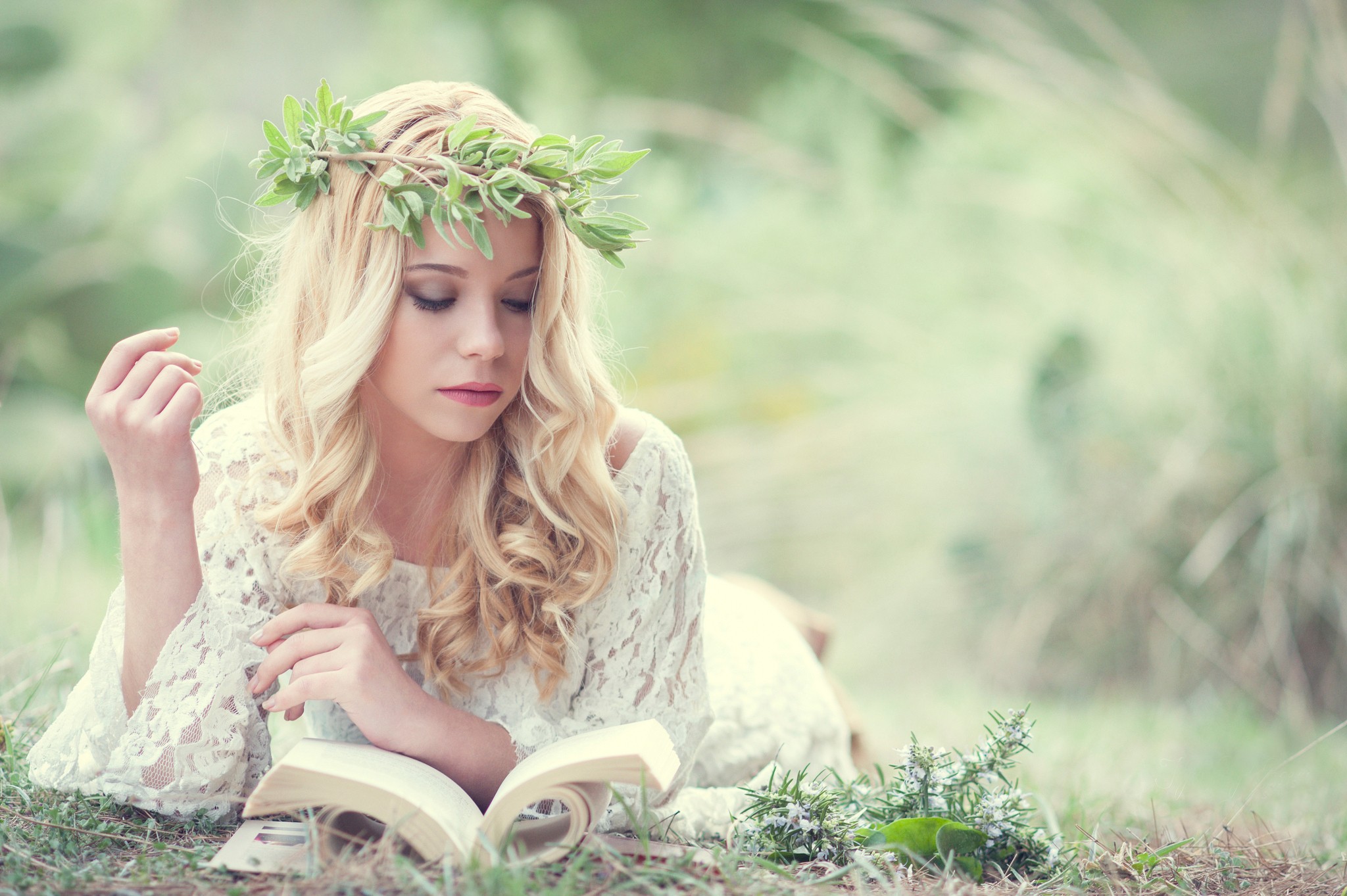 Wallpaper, women outdoors, model, blonde, long hair, nature, grass, white dress, books, reading, green, fashion, wreaths, spring, flower, girl, beauty, eye, bride, photograph, blond, hairstyle, portrait photography, photo shoot 2048x1363