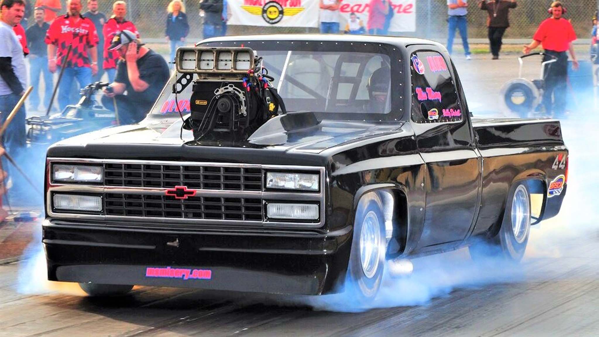 WallpaperSafariSquare Body Truck Plus