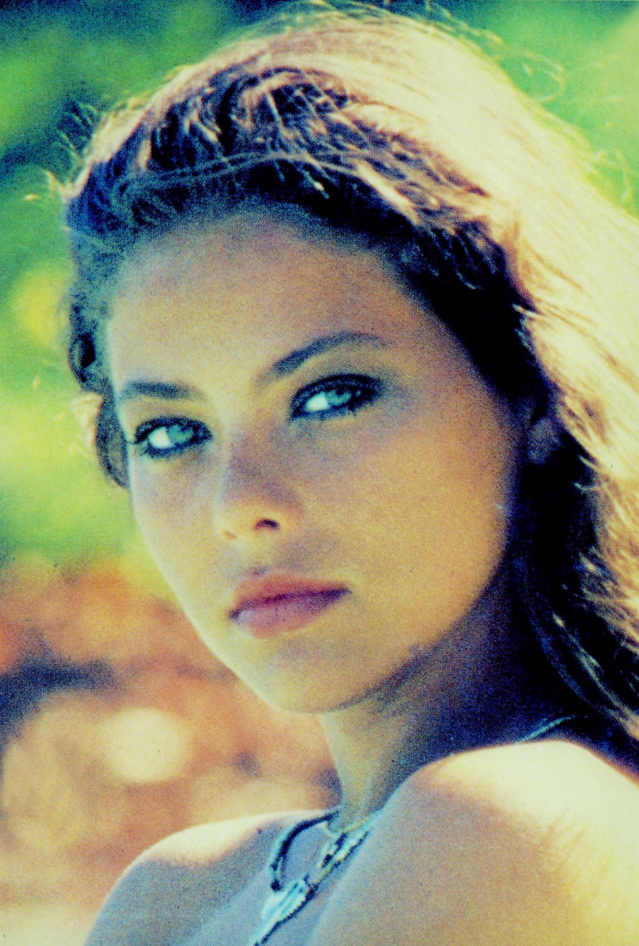 ORNELLA MUTI - ℛℳ - Ornella muti, Italian actress, Stunning eyes