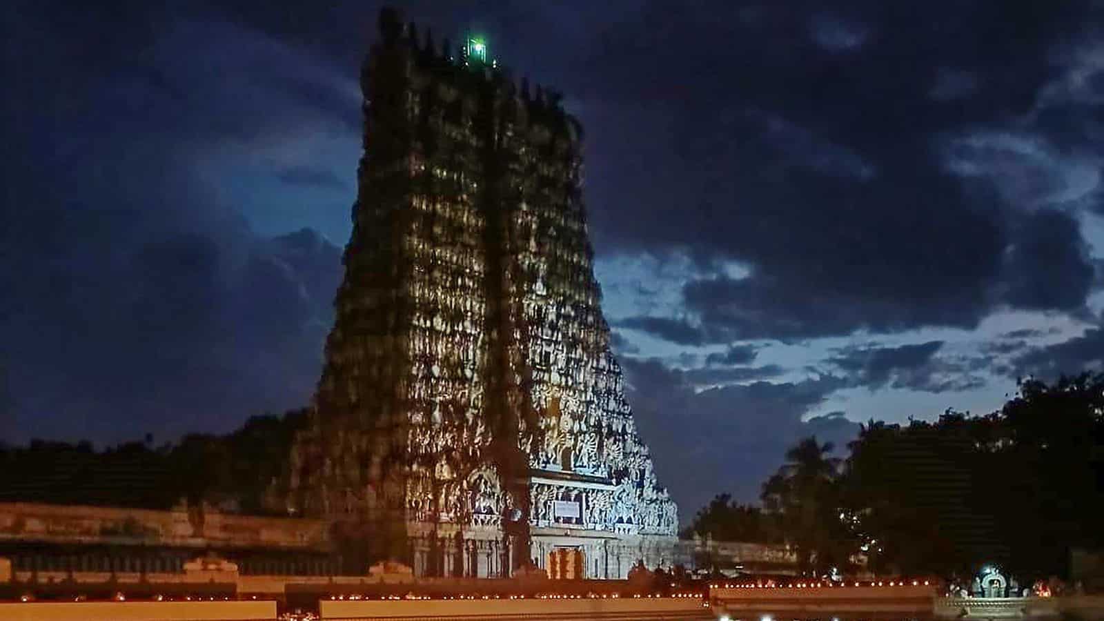Meenakshi Amman Temple: Only Fully Covid 19 Vaccinated People To Be Allowed