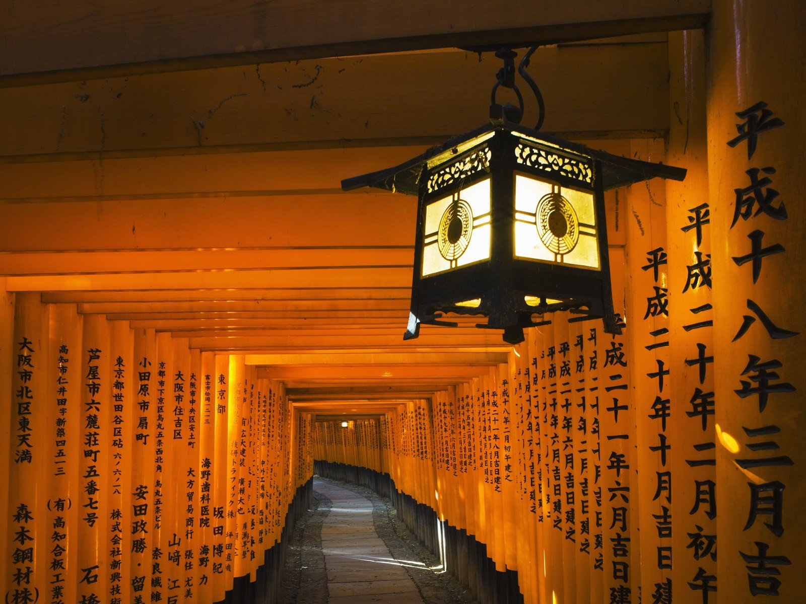 Japan lanterns shrine Kyoto Fushimi Inari Shrine wallpaperx1200