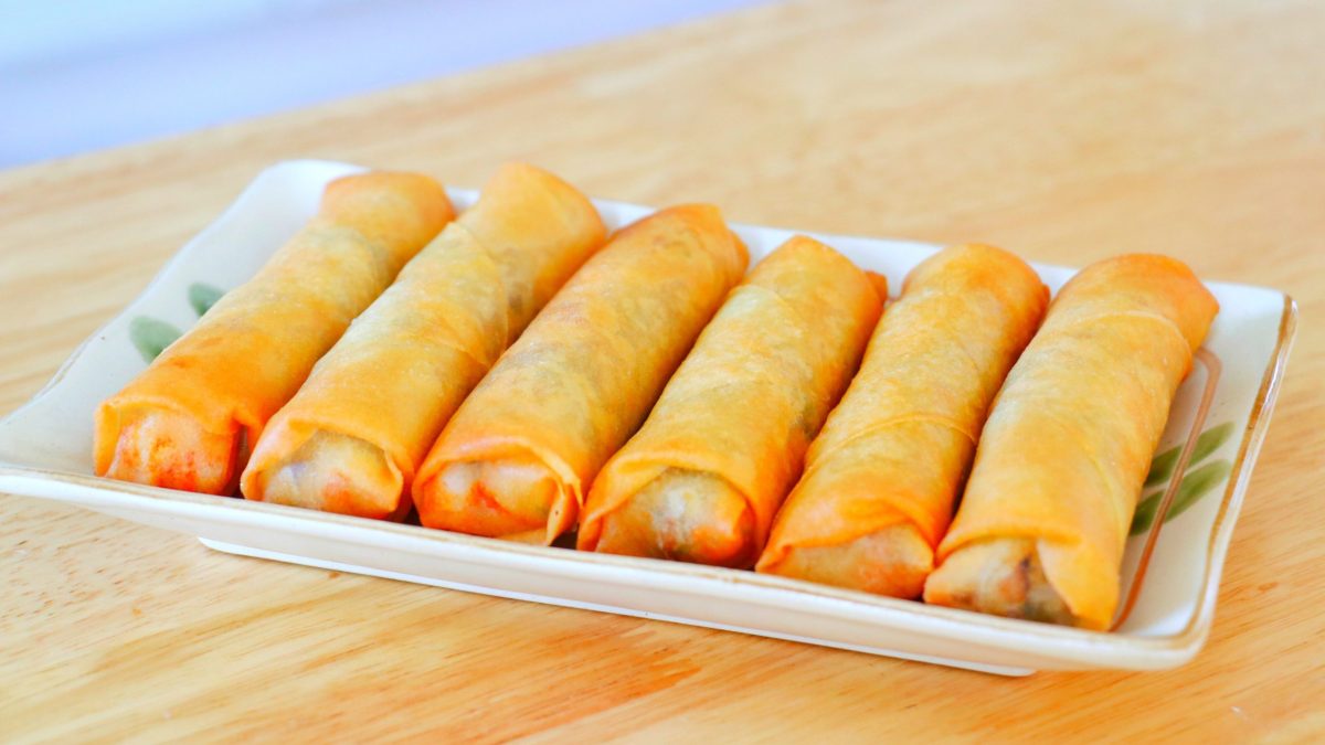 how many calories in 2 veggie spring rolls