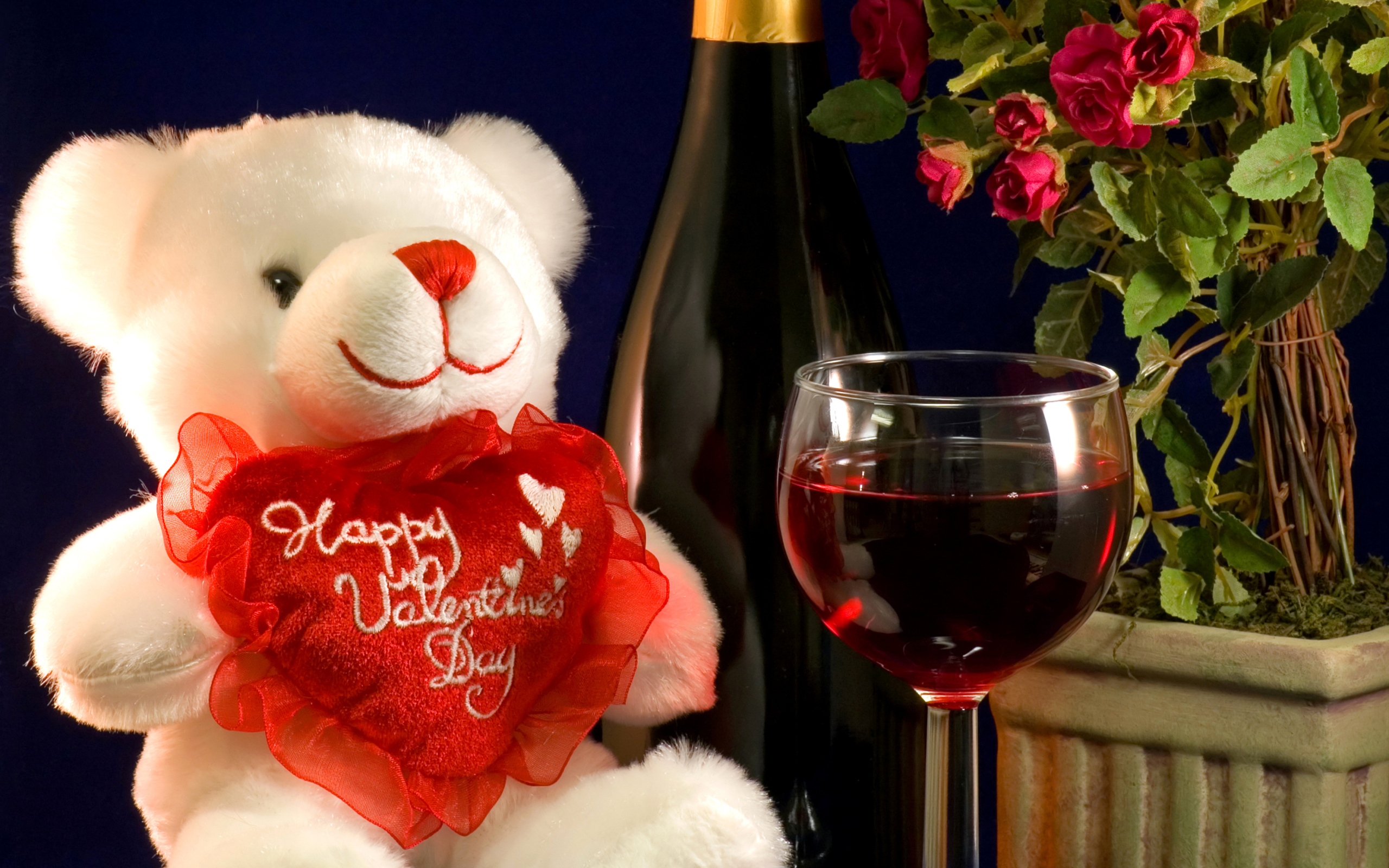 Teddy bear and red wine for Valentine's Day, February 14 Desktop wallpaper 2560x1600
