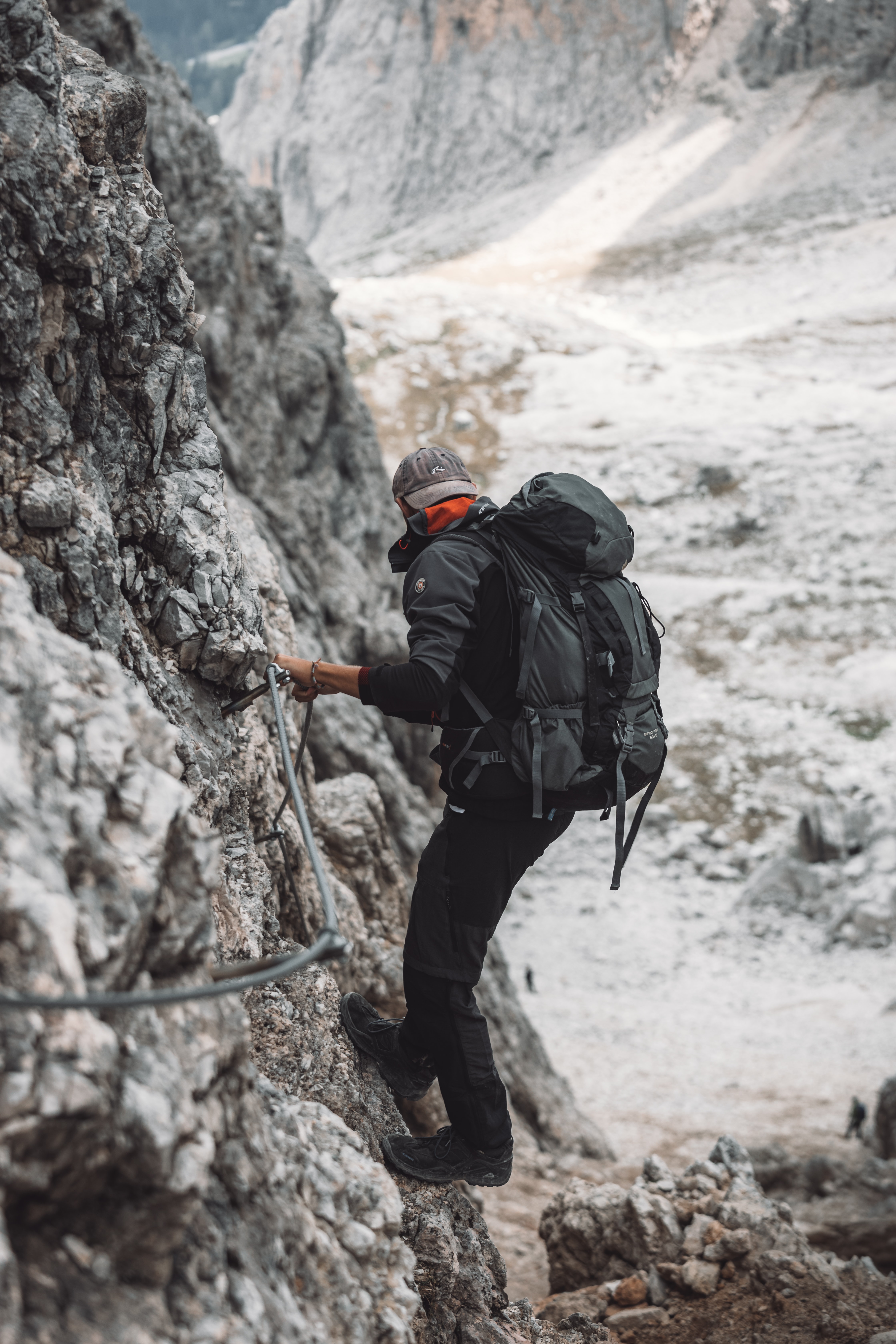 Download Alpinist wallpaper for mobile phone, free Alpinist HD picture