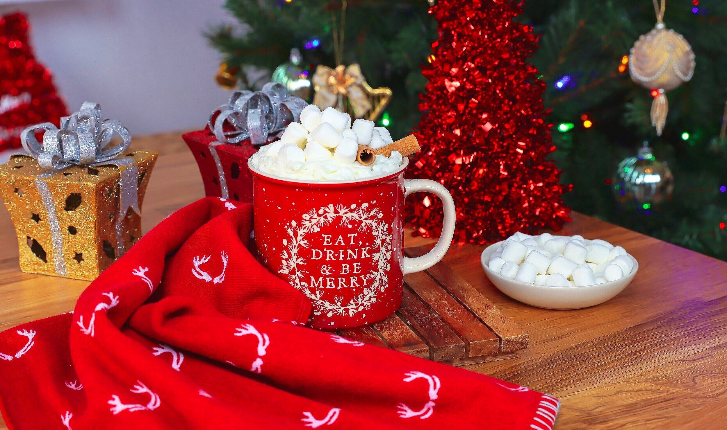 Hot Chocolate With A Christmas Tree Wallpapers - Wallpaper Cave