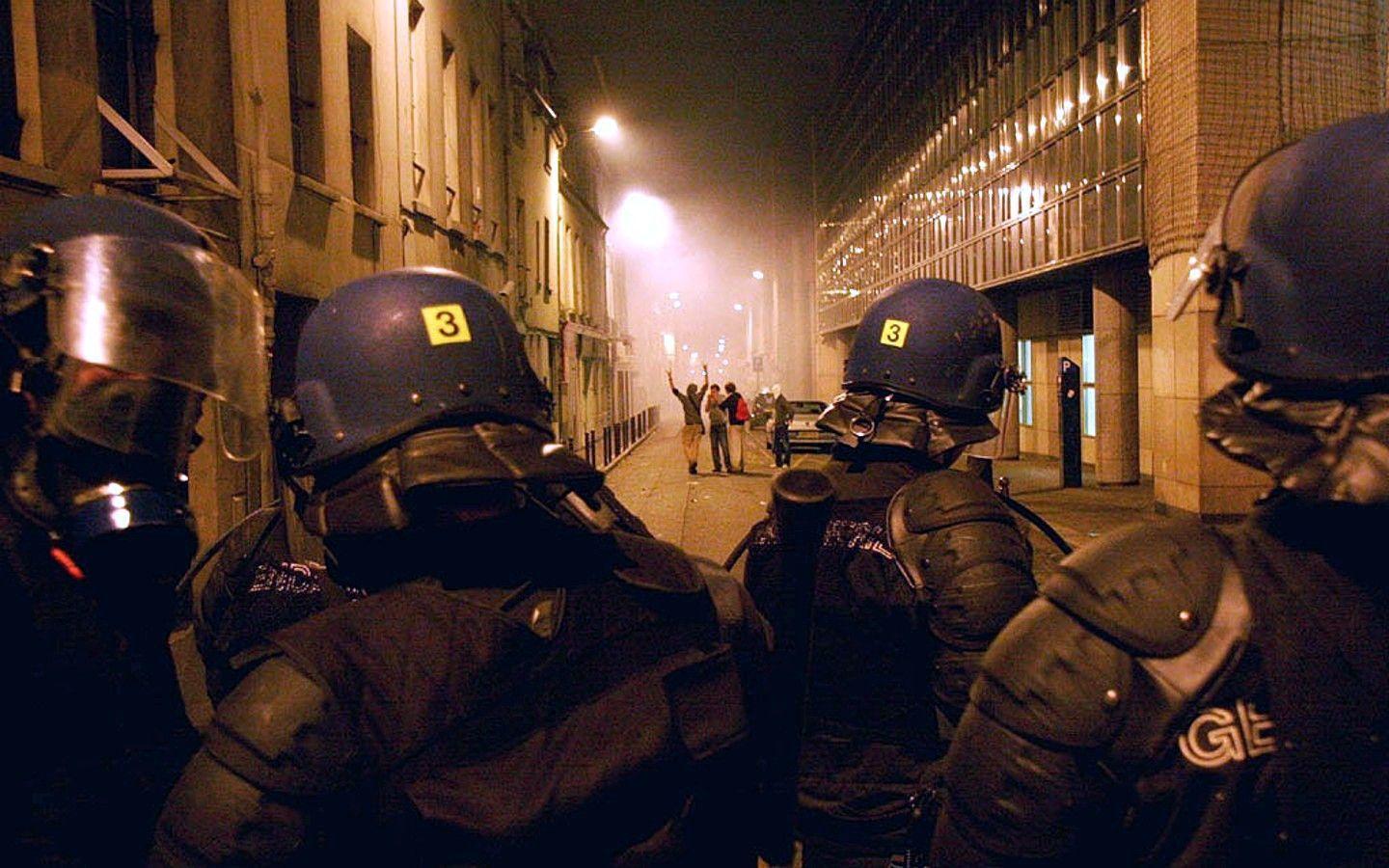 Riot Police Wallpaper Free Riot Police Background