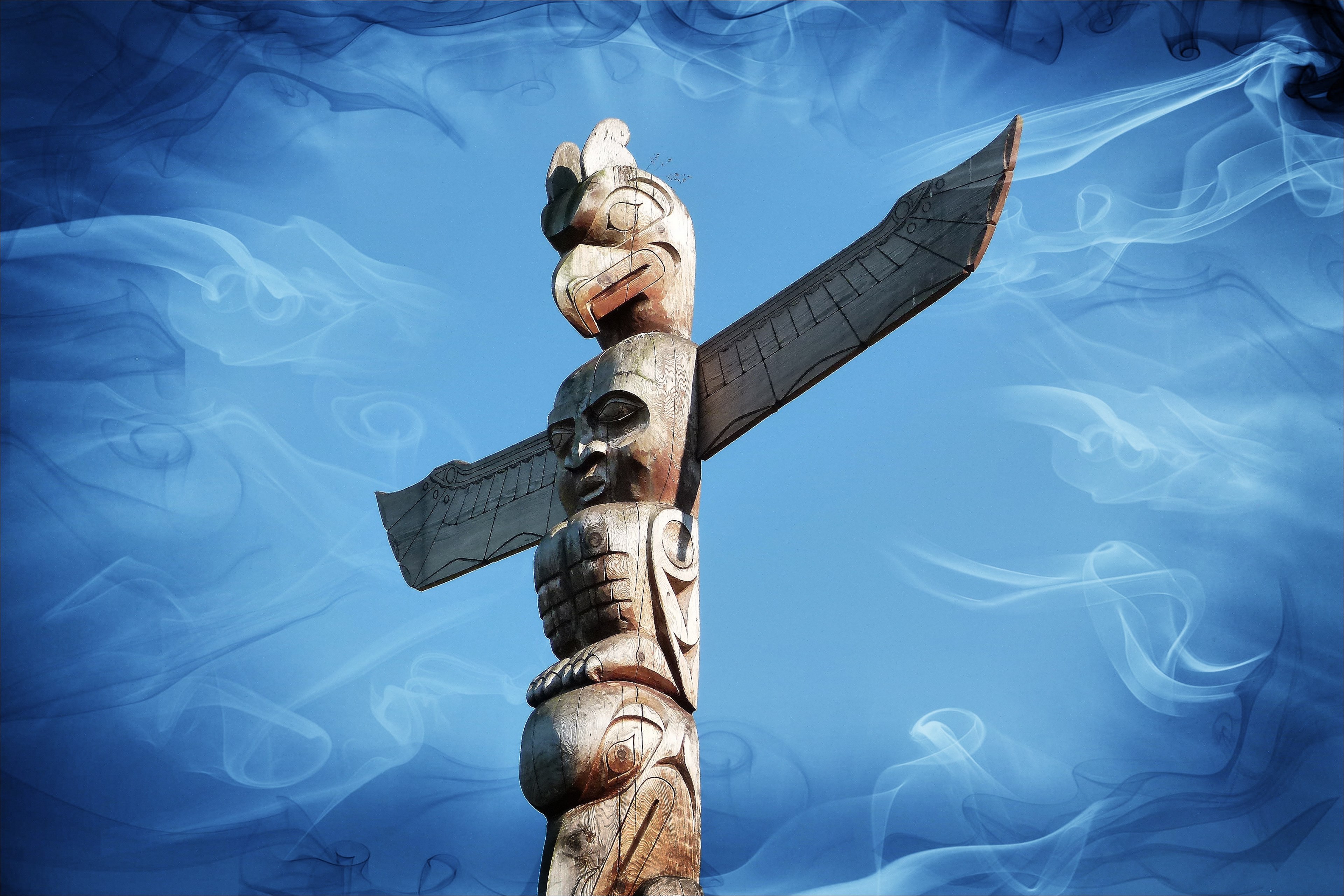 Wallpaper / totem pole indian native culture symbol wood 4k wallpaper free download