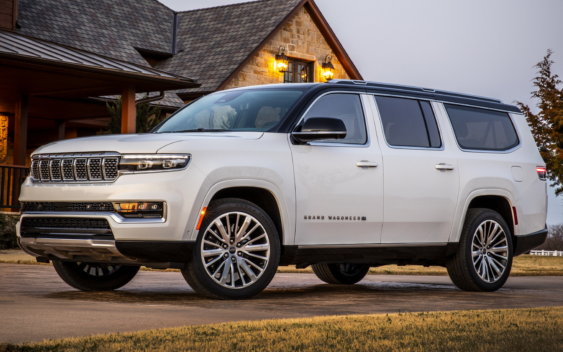 2023 Jeep Grand Wagoneer L and HD Image