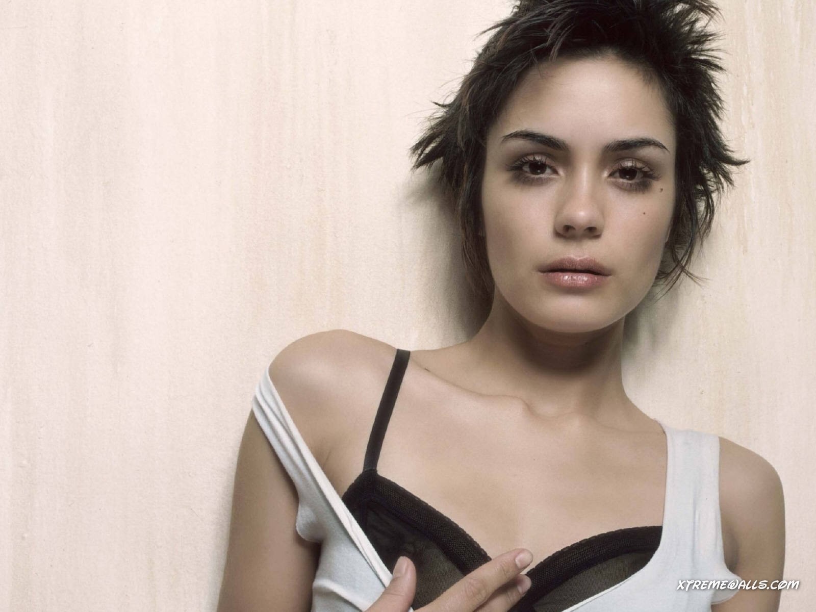 Shannyn Sossamon HD Wallpaper for desktop download