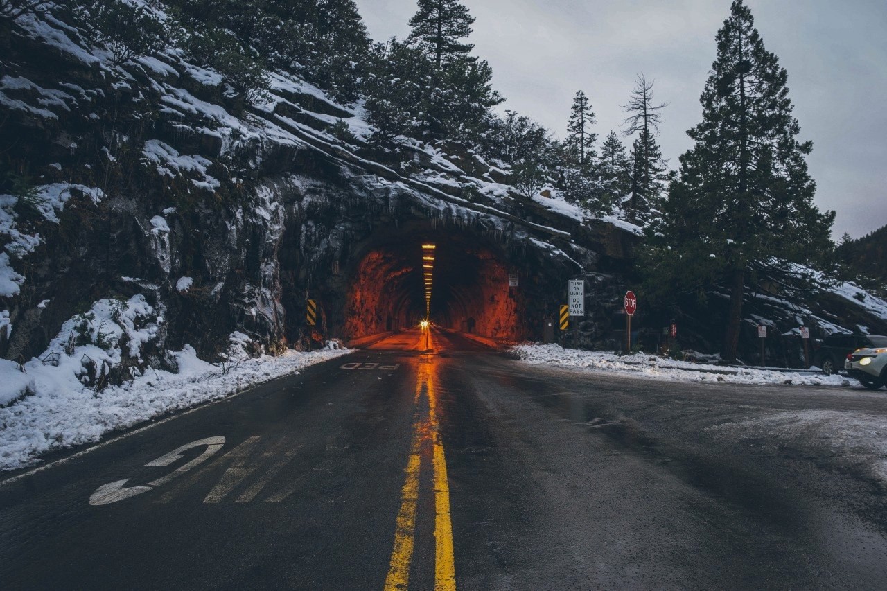 Wallpaper, landscape, forest, mountains, nature, car, sky, snow, winter, ice, mountain pass, highway, transport, asphalt, Freezing, infrastructure, tree, plant, lane, 1280x853 px, mountainous landforms, geological phenomenon, mountain range, road trip