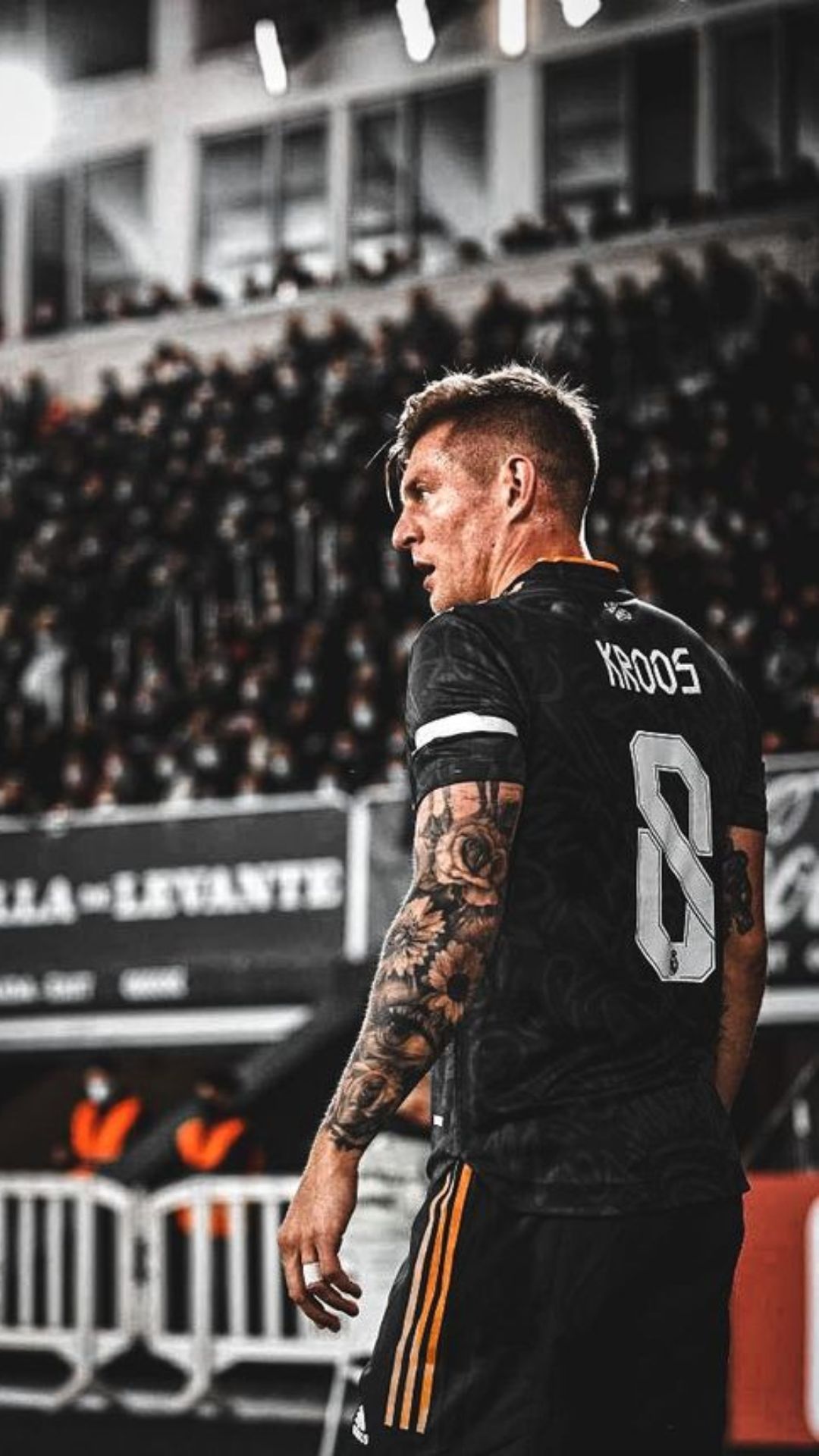 HWC Trading Foto Firmata Toni Kroos – Ritratto A4 Incorniciato Con Autografo Stampato – Regalo Ufficiale Per Fan Del Real Madrid