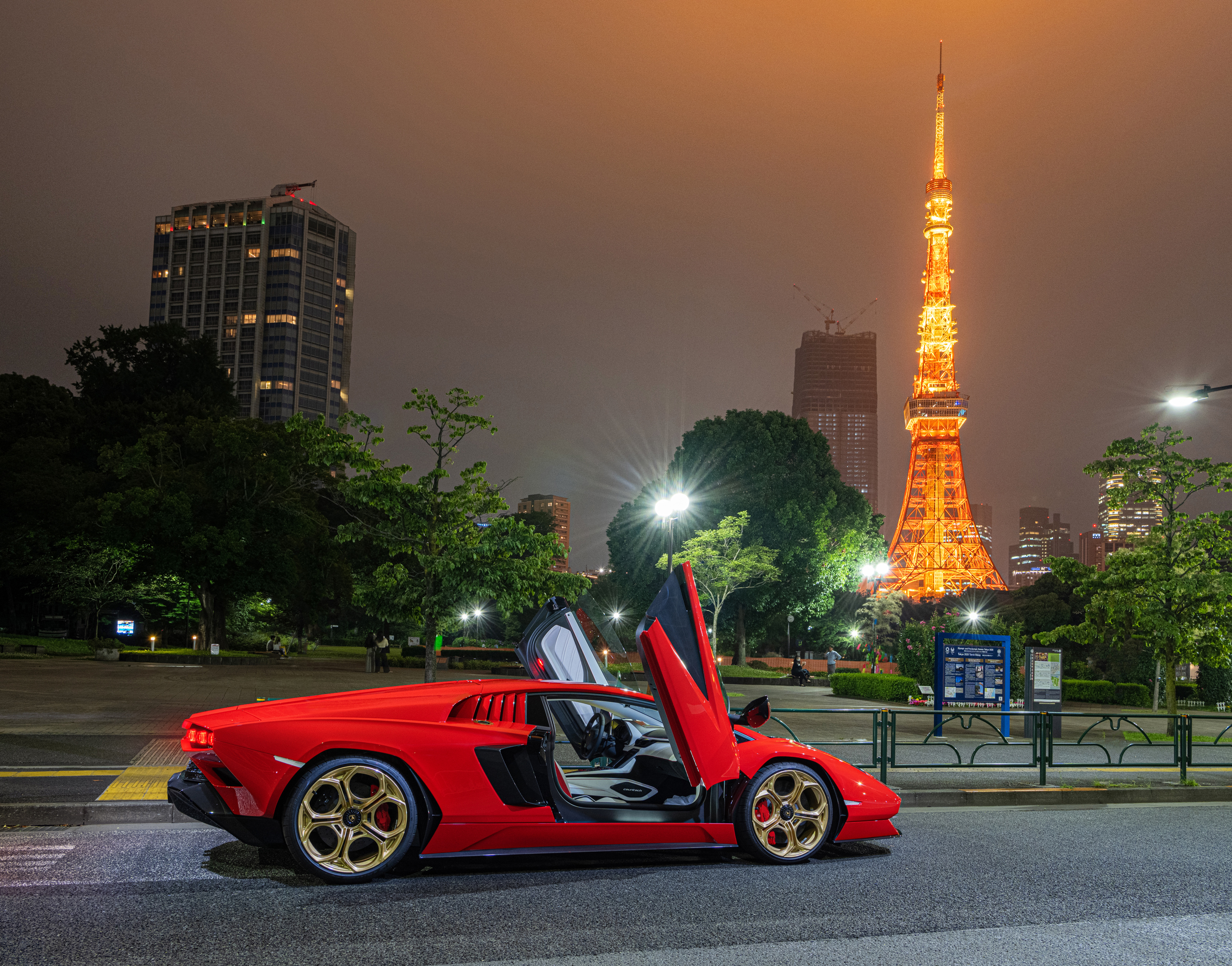 Lamborghini Countach LPI 800 4 Wallpaper 4K, Tokyo Tower, Japan