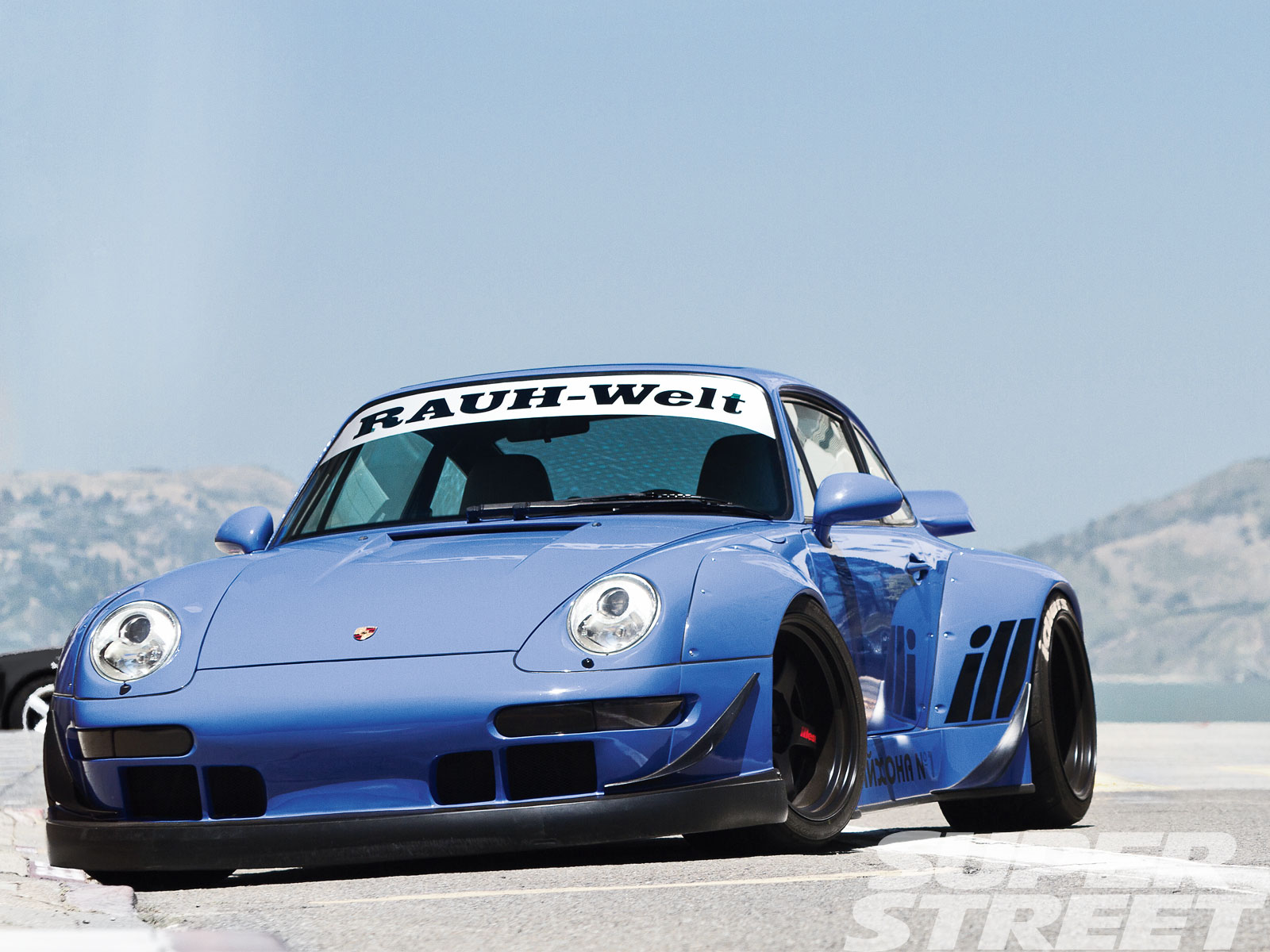 Porsche 993 Carrera C2 Coupe Served Illed