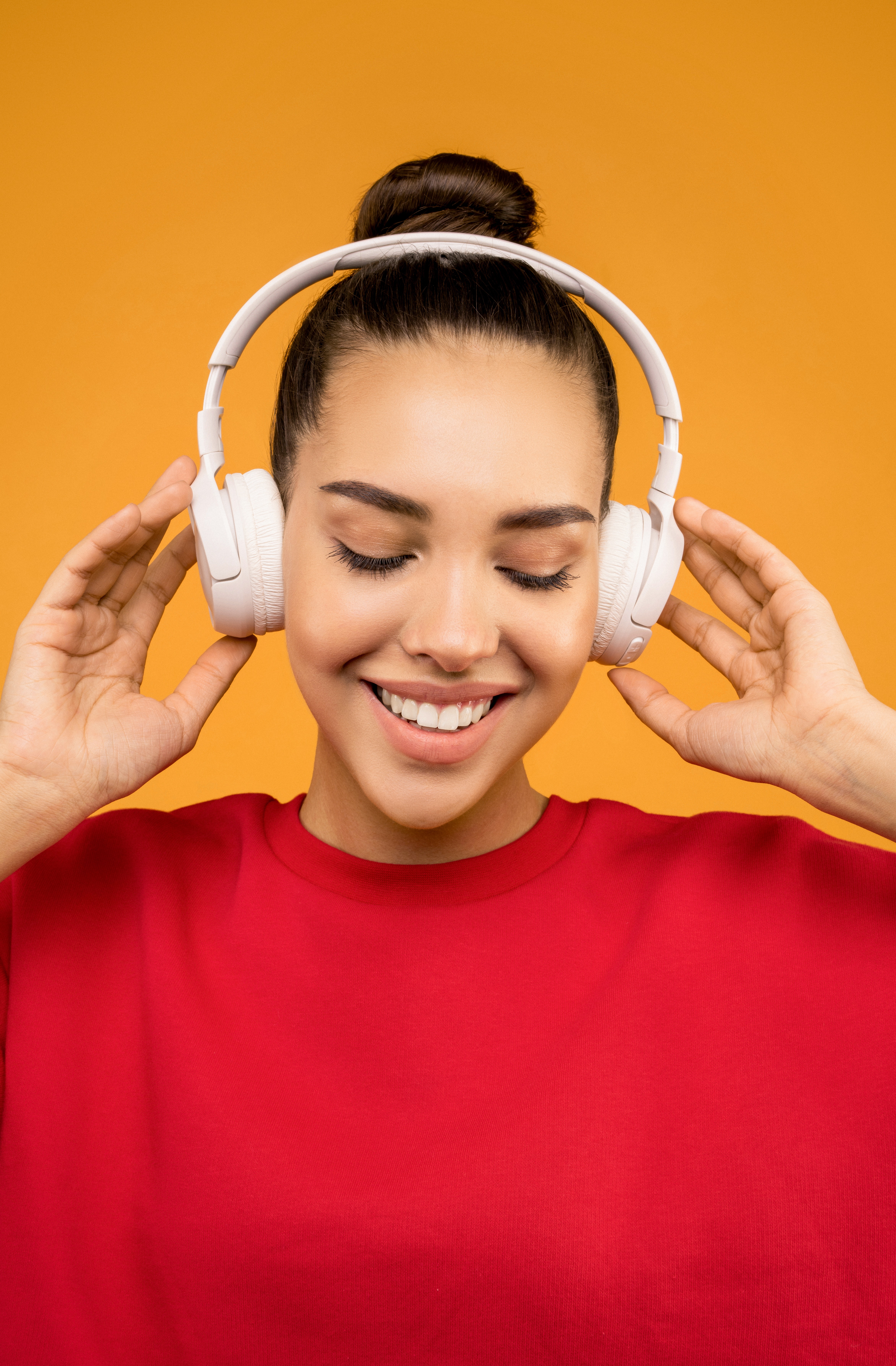 Listening Music Photo, Download Free Listening Music & HD Image